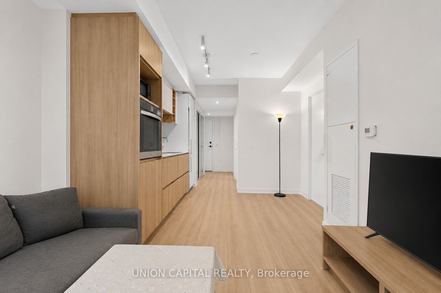 319 Jarvis Street 4706, Toronto, ON M5B 0C8 photo 2