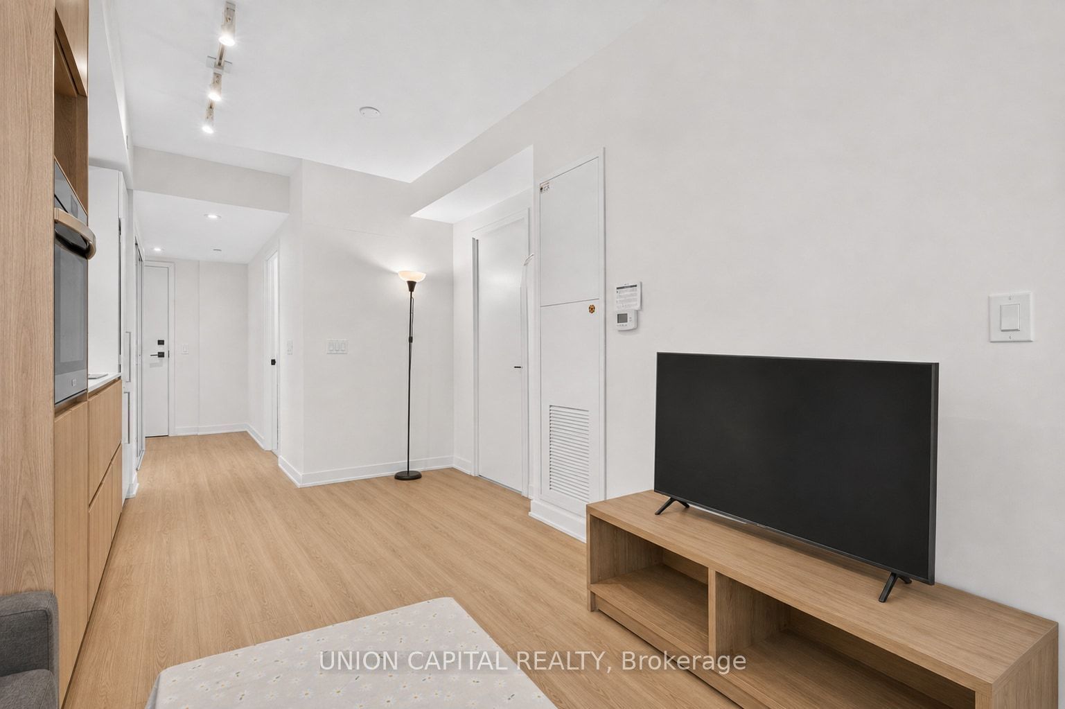 319 Jarvis Street 4706, Toronto, ON M5B 0C8 photo 3