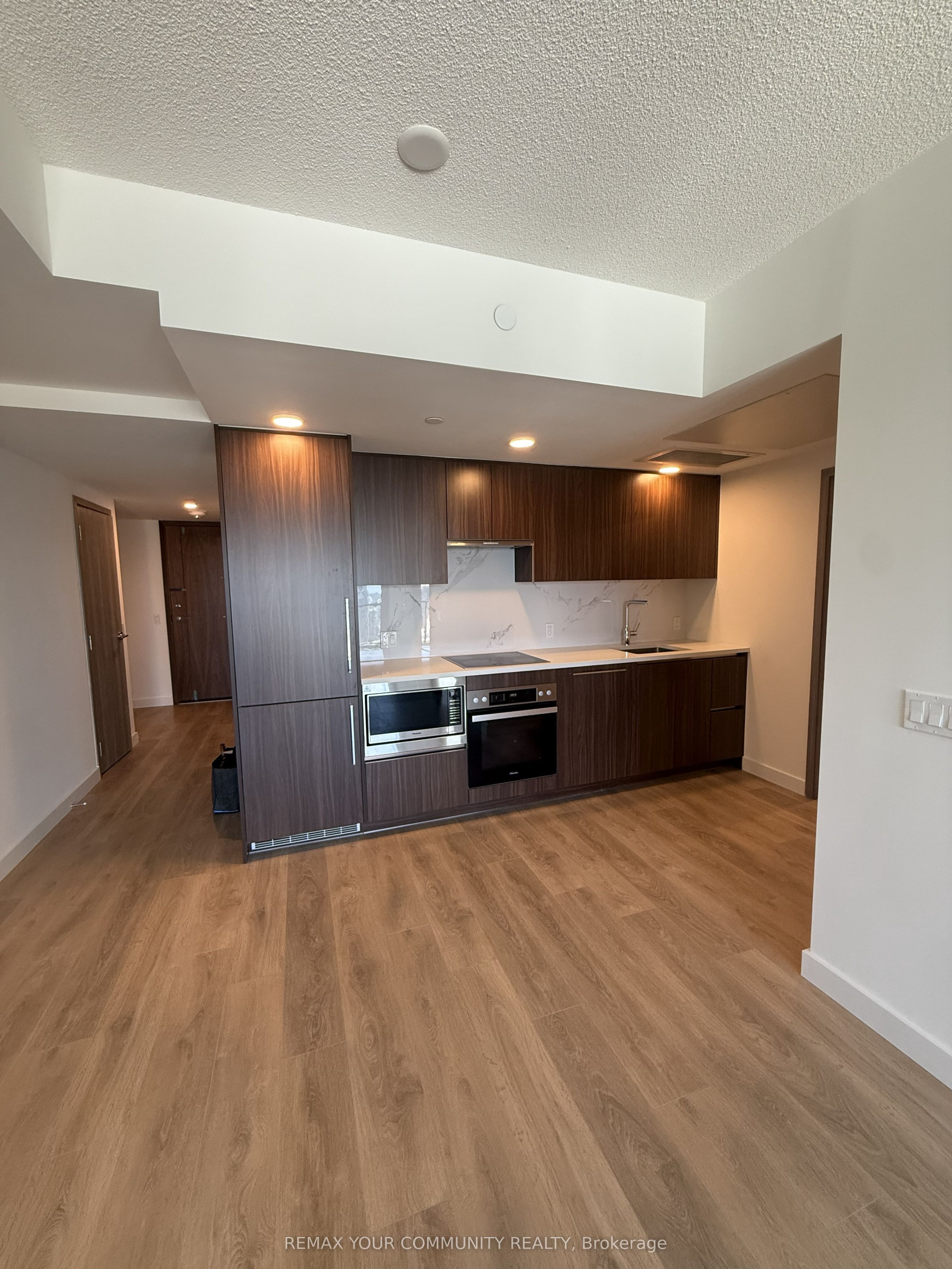 3 Concord Cityplace Way 5808, Toronto, ON M5V 0X4