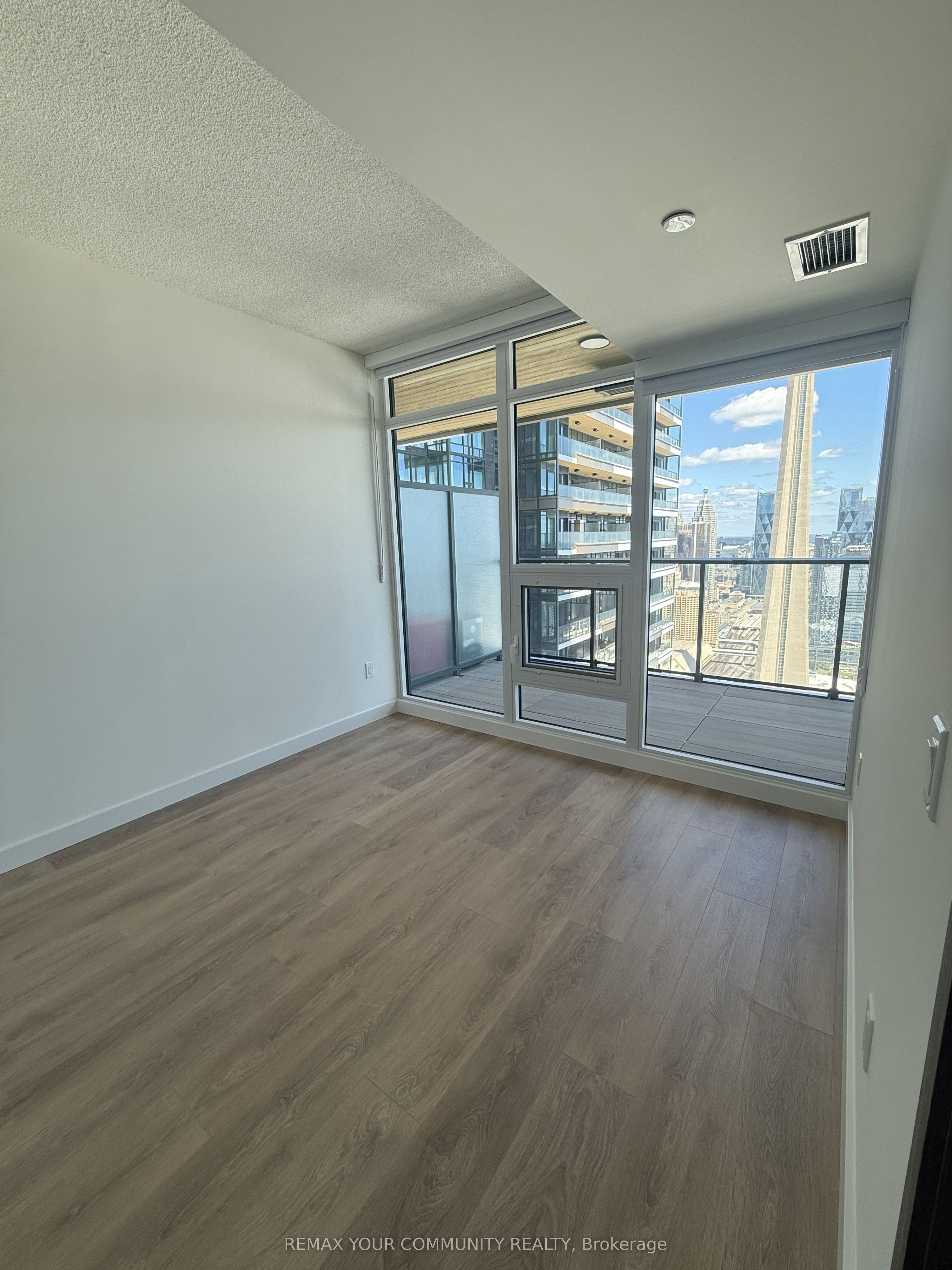 3 Concord Cityplace Way 5808, Toronto, ON M5V 0X4 photo 3