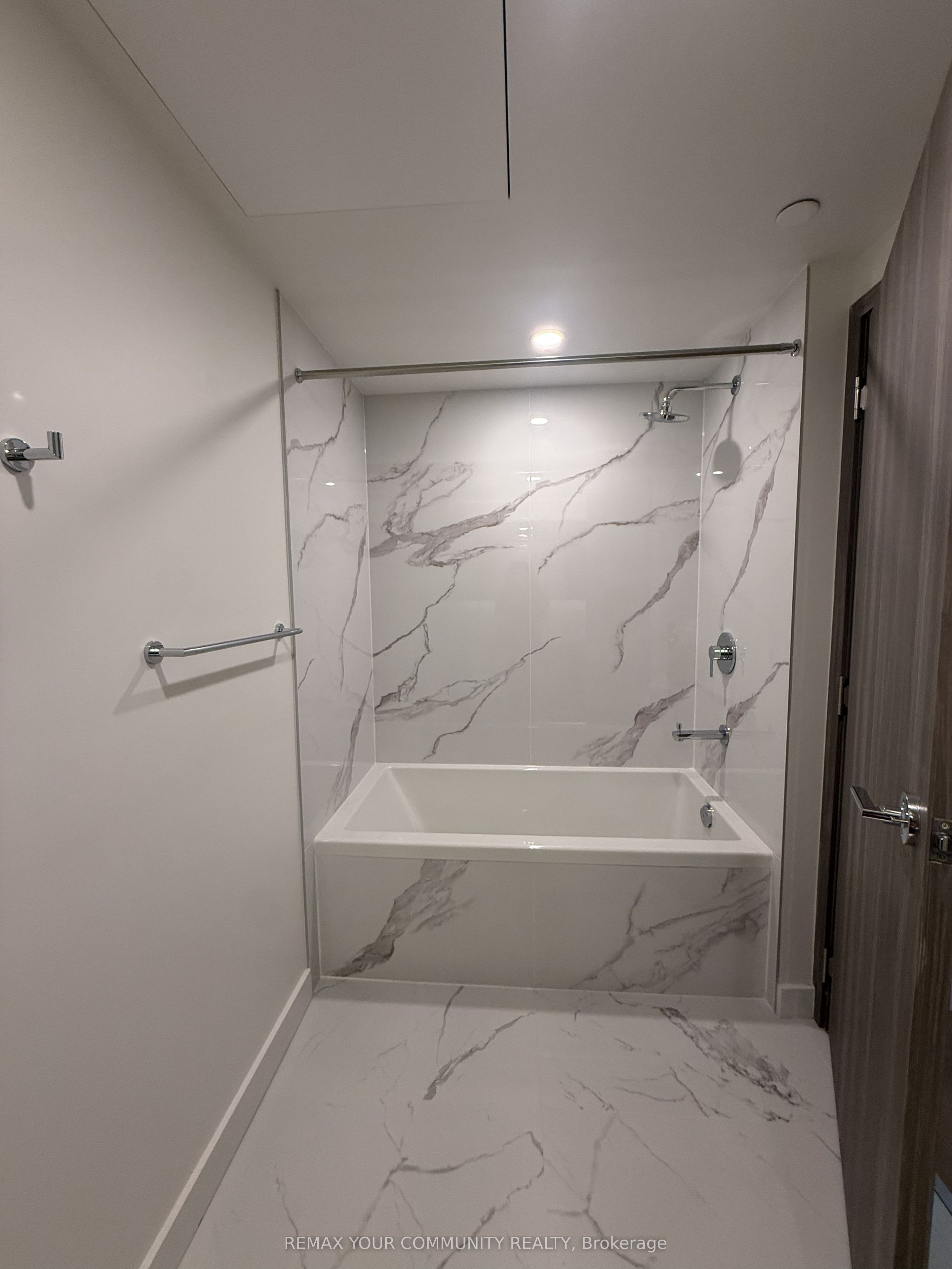 3 Concord Cityplace Way 5808, Toronto, ON M5V 0X4 photo 5