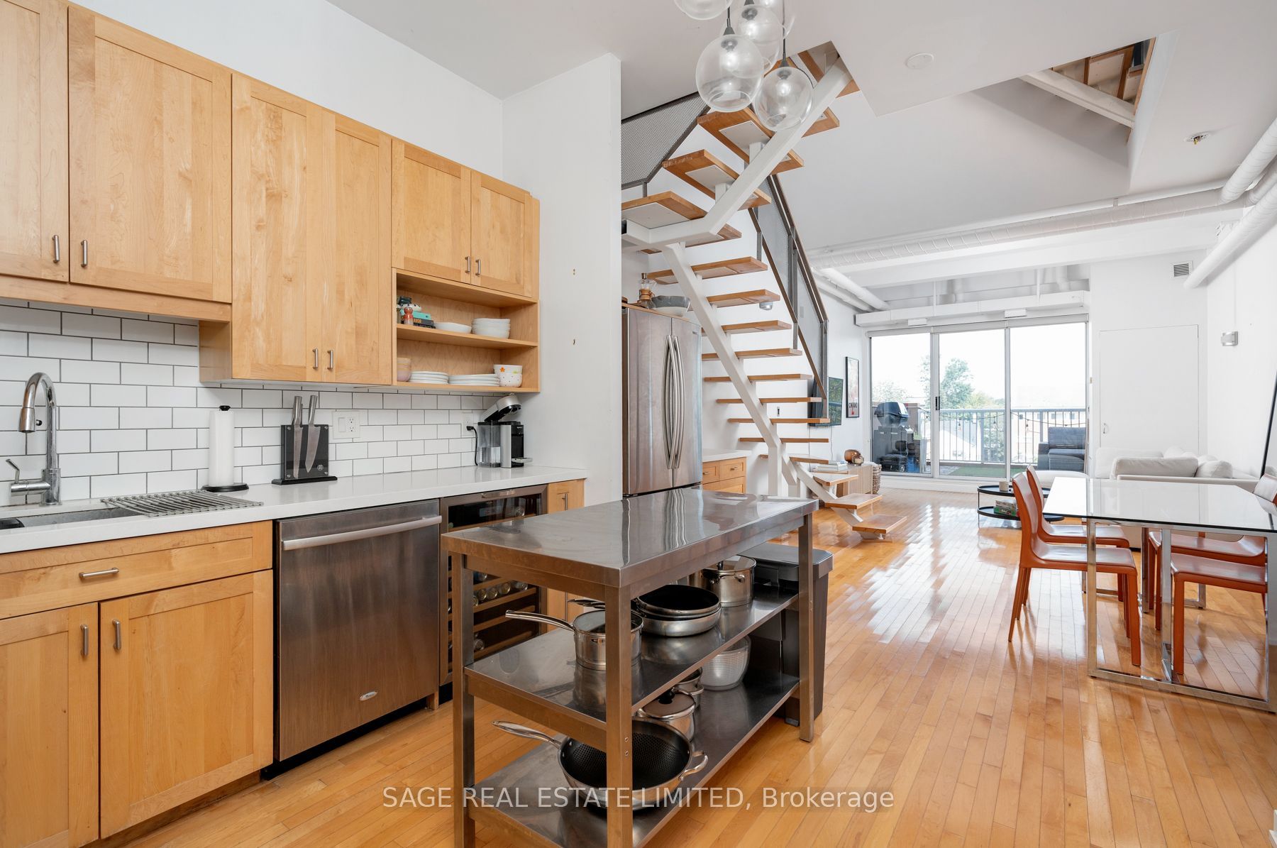 766 King Street W 412, Toronto, ON M5V 1N6