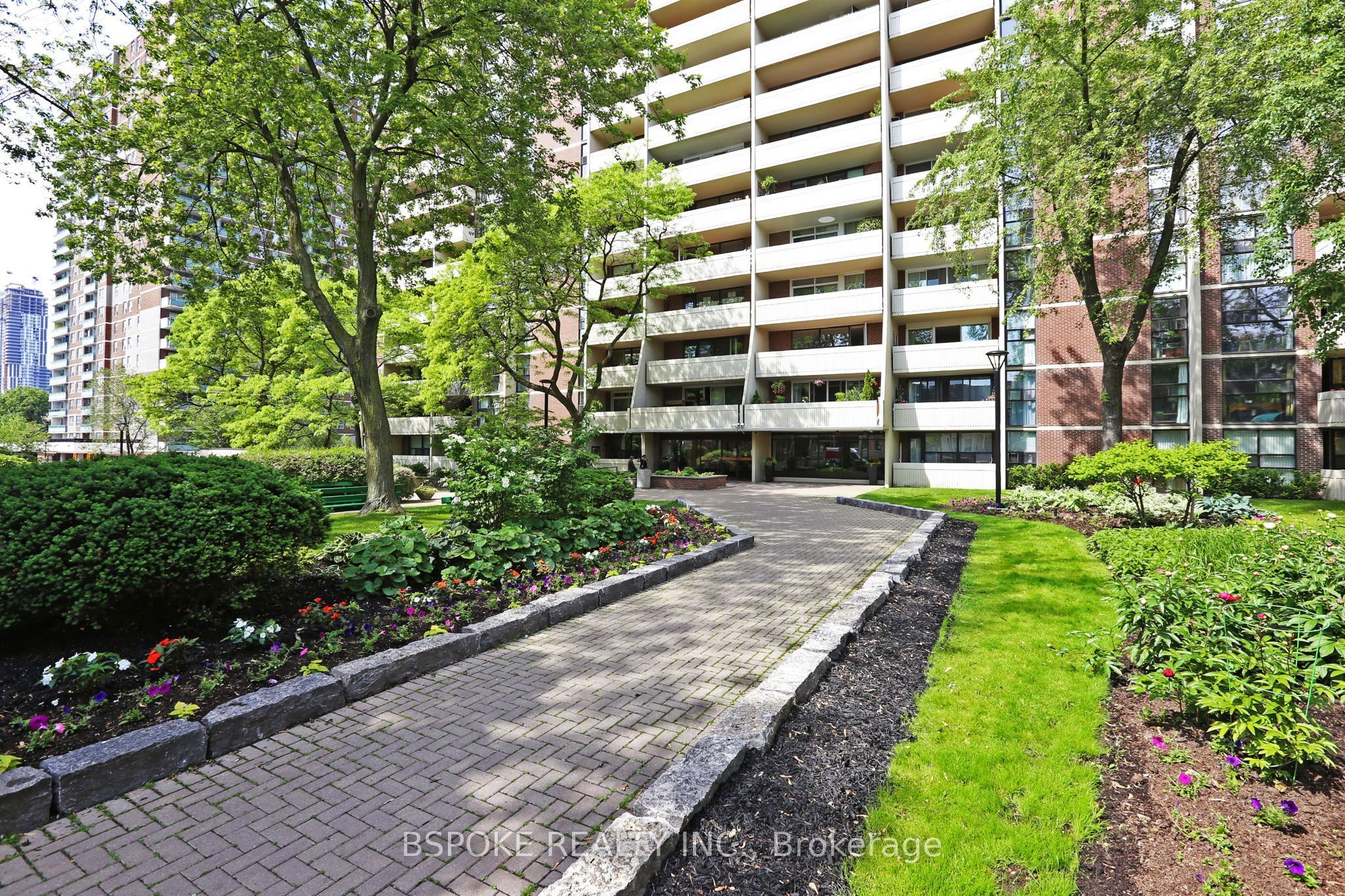 40 Homewood Avenue 609, Toronto, ON M4Y 2K2 photo 3