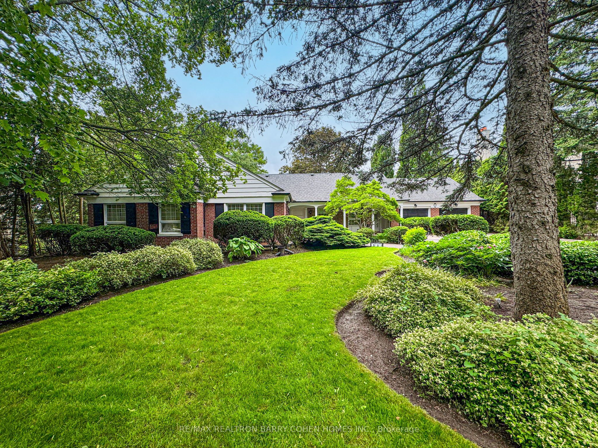 35 Bayview Ridge, Toronto, ON M2L 1E3 photo 2