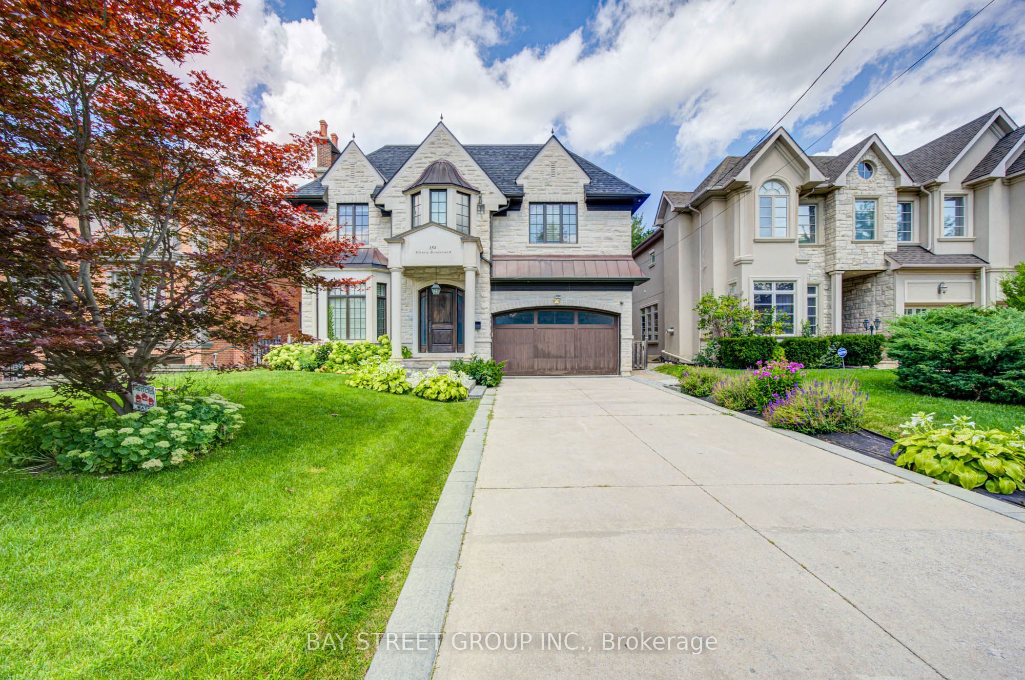 154 Munro Boulevard, Toronto, ON M2P 1C8