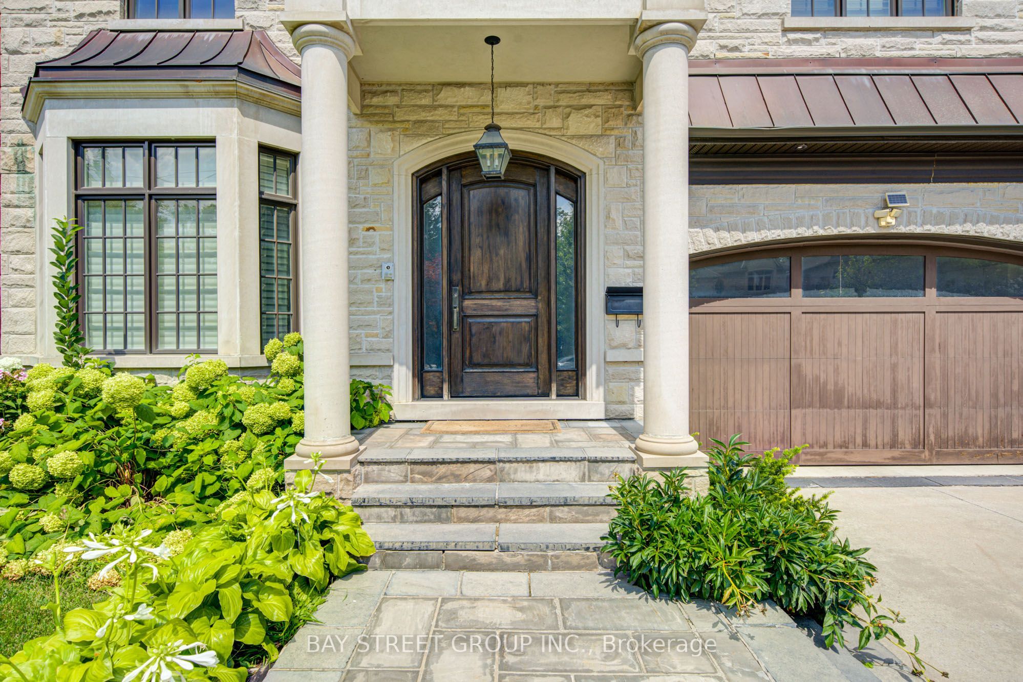 154 Munro Boulevard, Toronto, ON M2P 1C8 photo 3