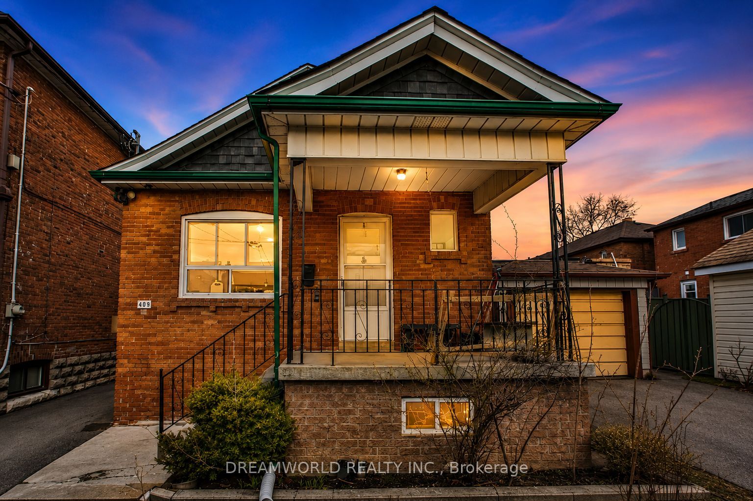 403 Northcliffe Boulevard, Toronto, ON M6E 3L3
