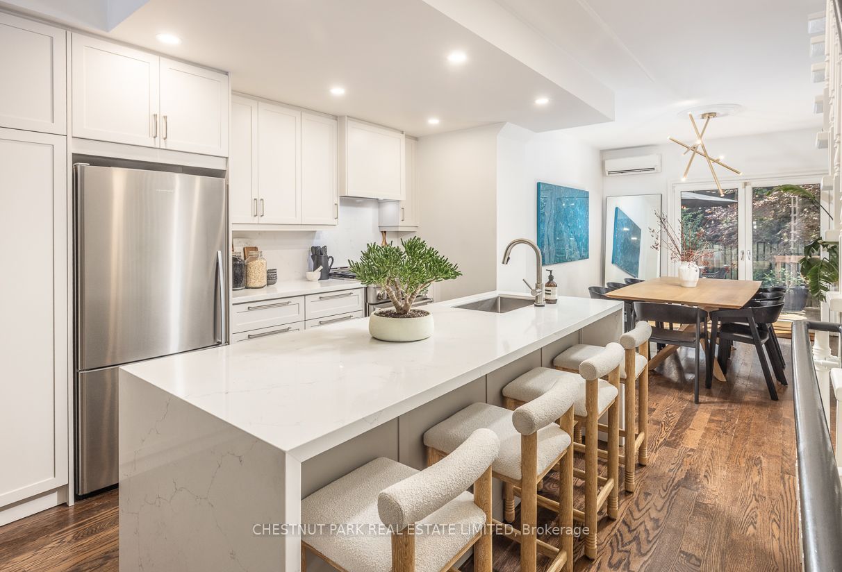 91 Alcorn Avenue, Toronto, ON M4V 1E5 photo 5