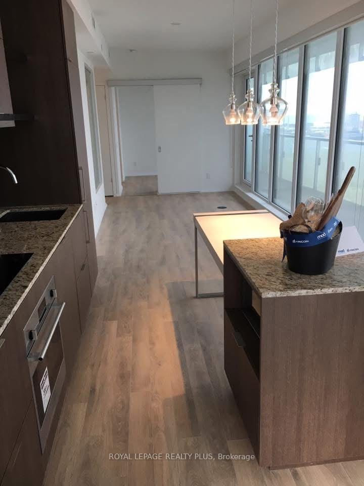 197 Yonge Street 3509, Toronto, ON M5B 1M4 photo 5