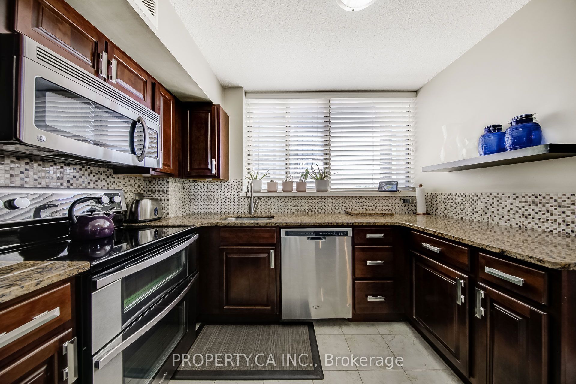 270 Queens Quay W 302, Toronto, ON M5J 2N4 photo 3