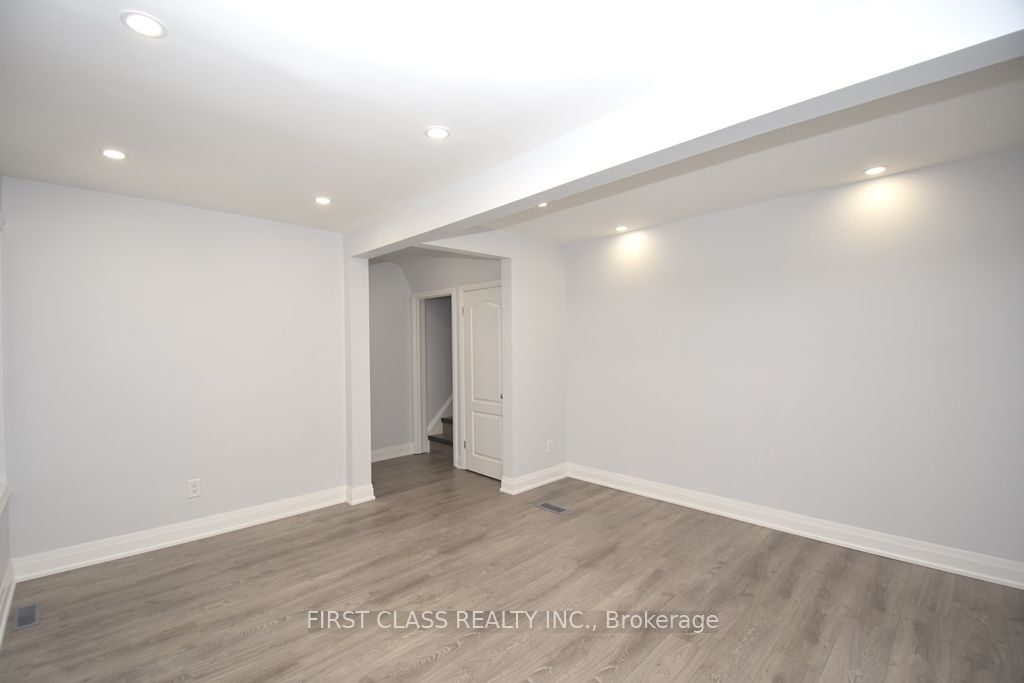 319 Senlac Road Back, Toronto, ON M2R 1R2 photo 5