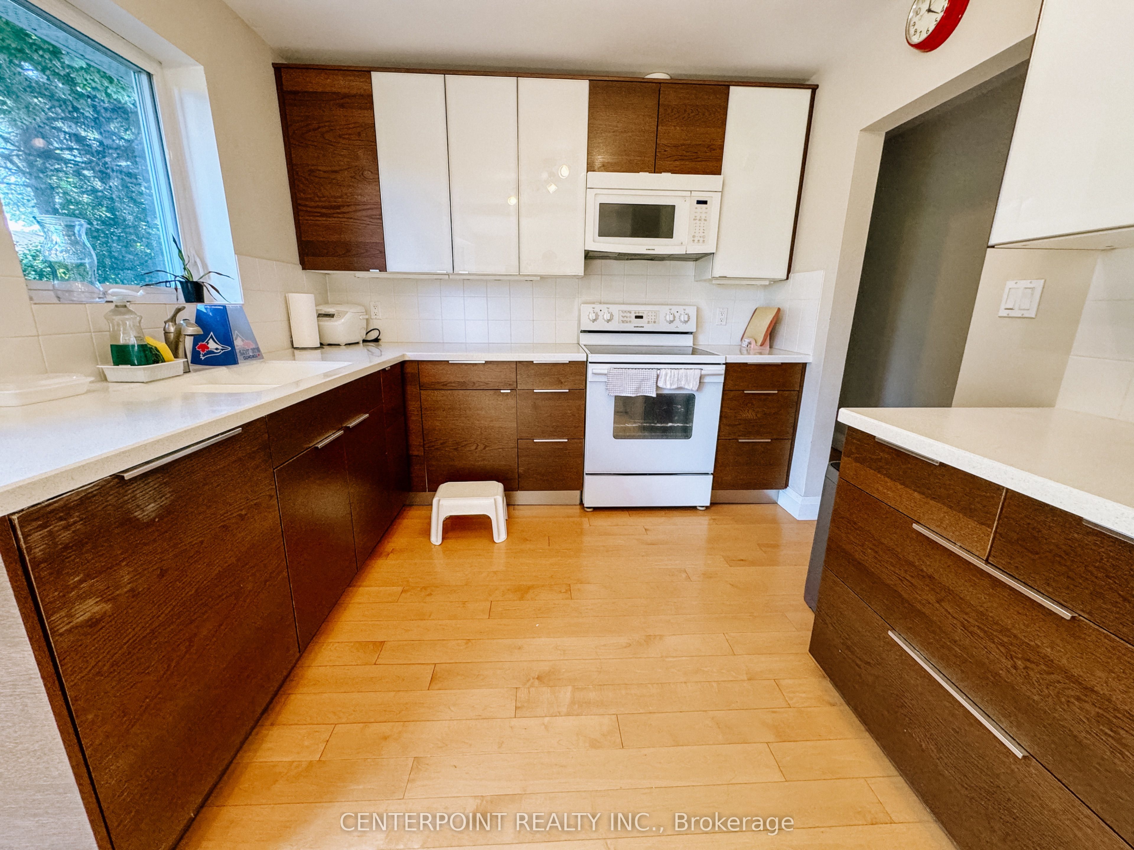 29 Chipping Road Main, Toronto, ON M3B 1L2 photo 5