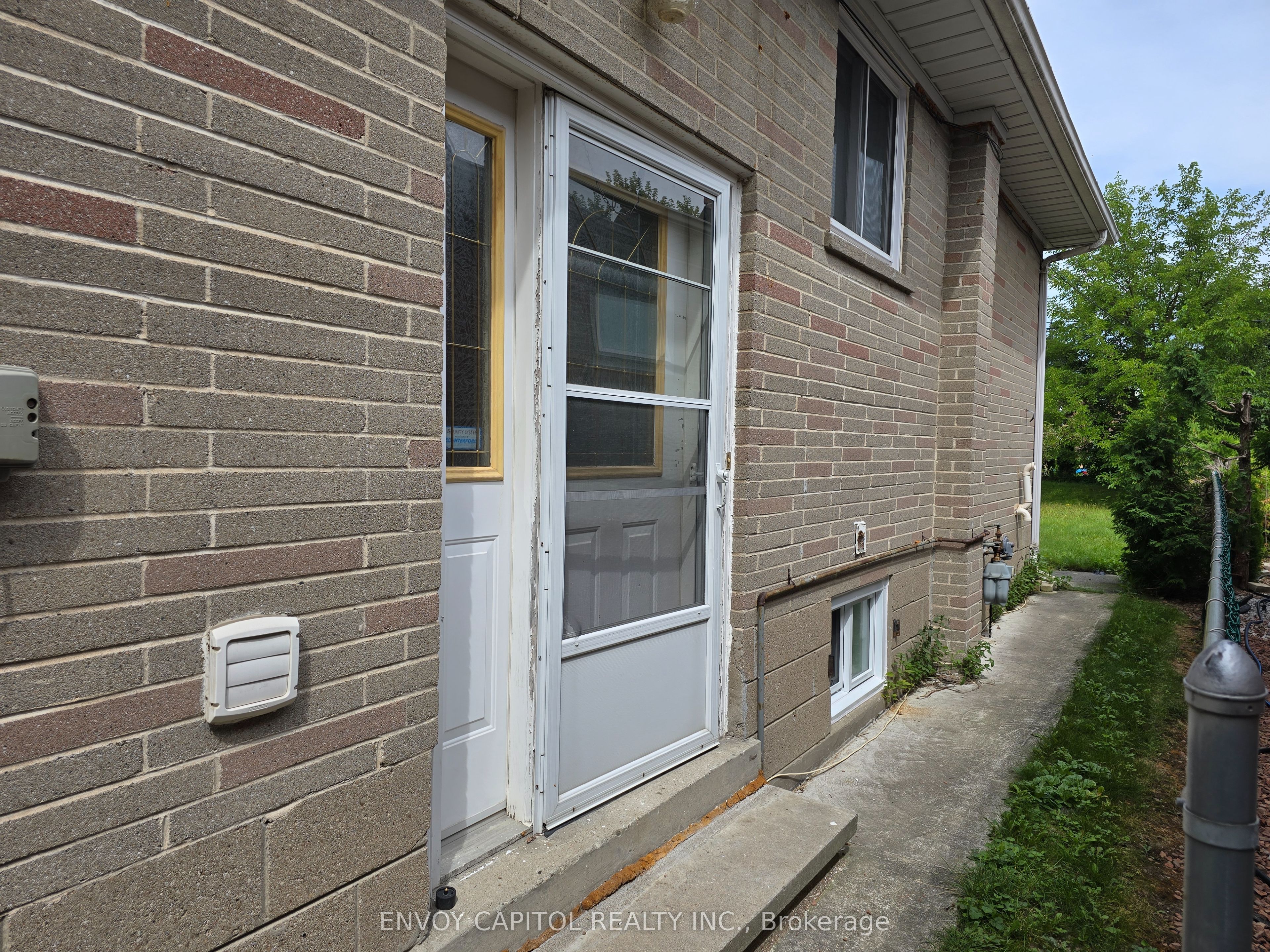 6 Arrowstook Road Basement Bachelor, Toronto, ON M2K 1J9 photo 5