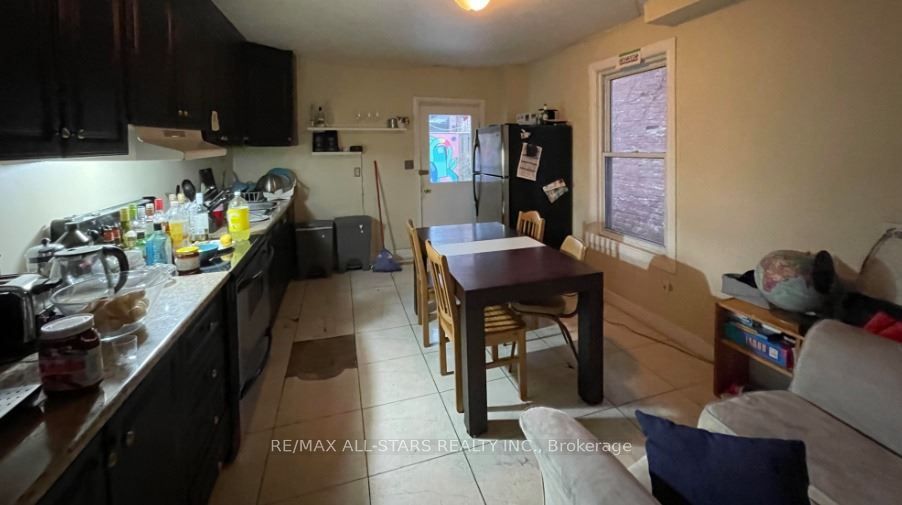243 Lippincott Street, Toronto, ON M5S 2P4 photo 5