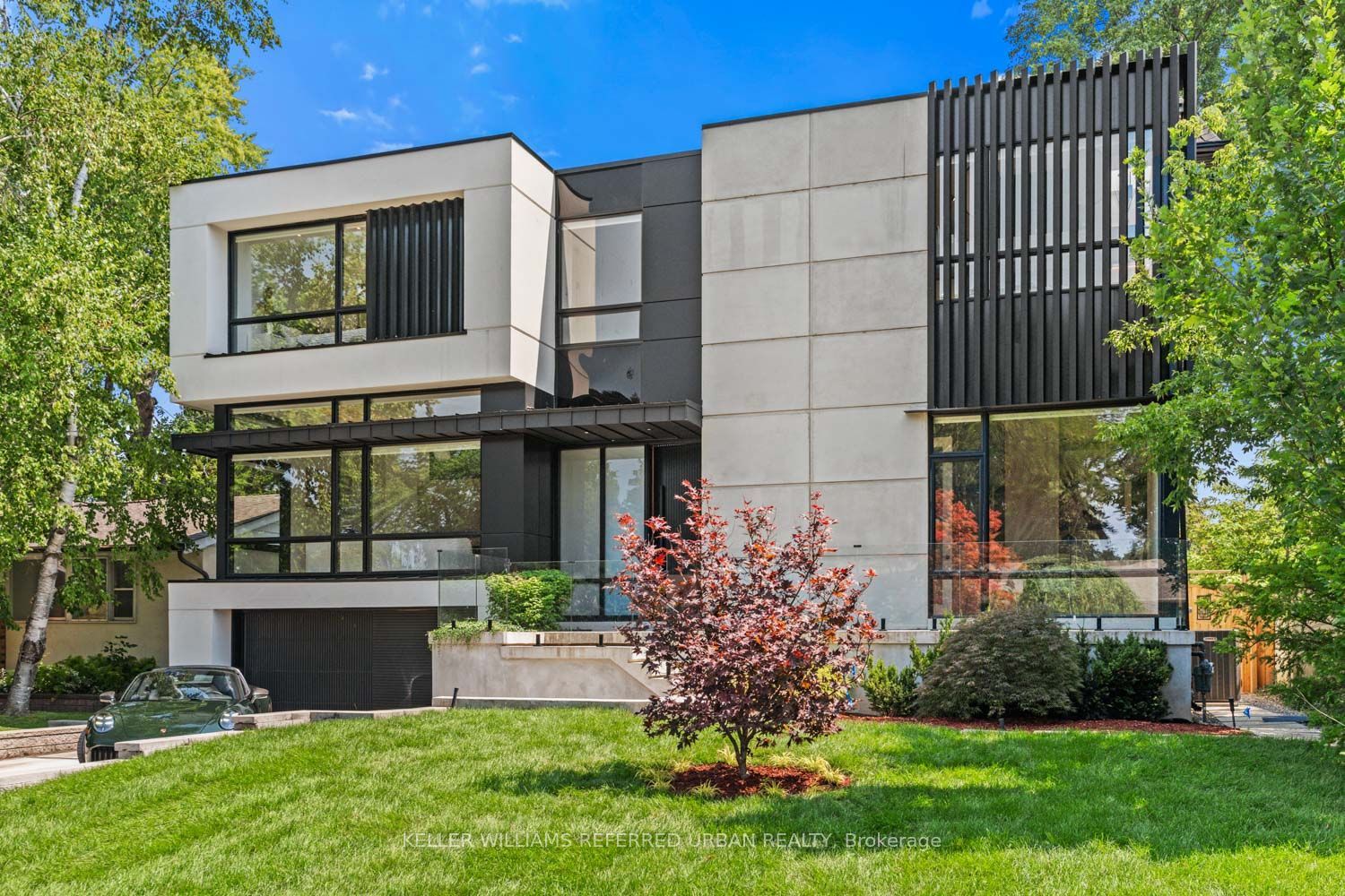 27 Berkinshaw Crescent, Toronto, ON M3B 2T1 photo 2