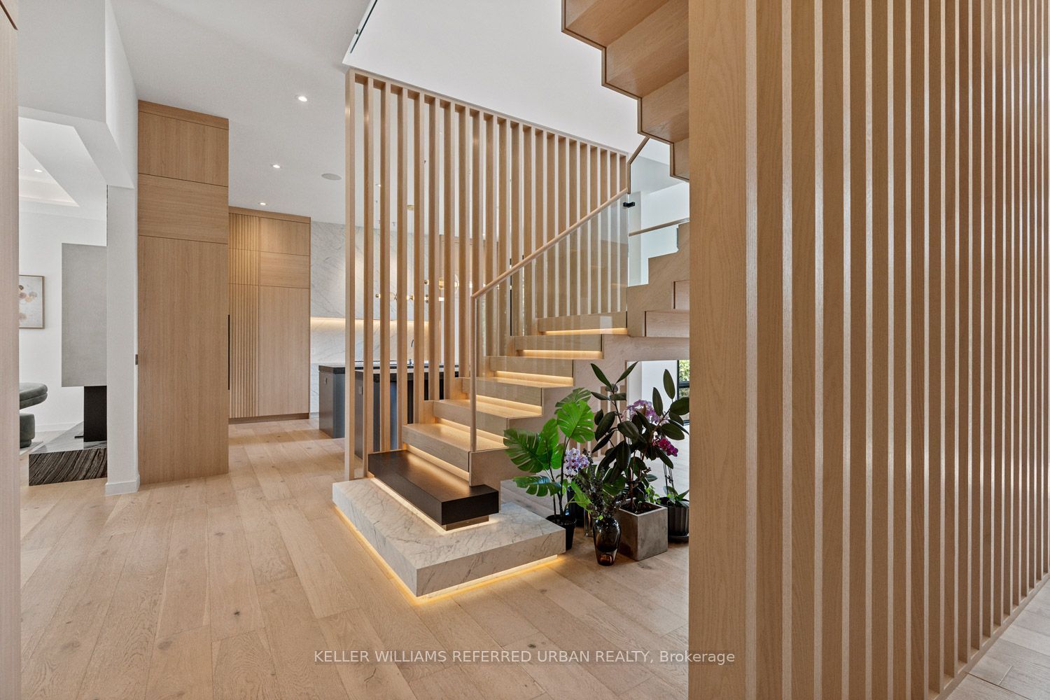 27 Berkinshaw Crescent, Toronto, ON M3B 2T1 photo 3