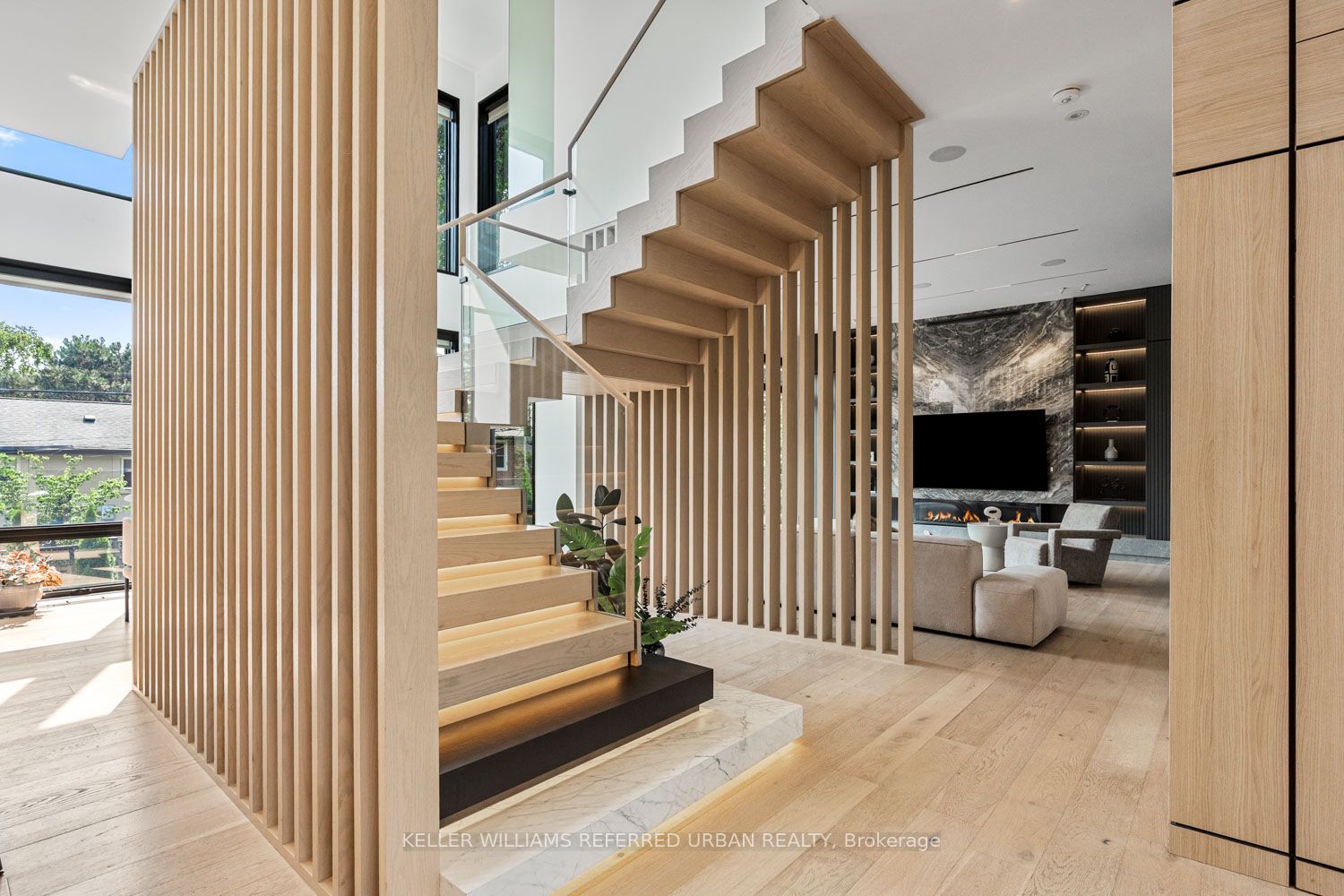 27 Berkinshaw Crescent, Toronto, ON M3B 2T1 photo 4