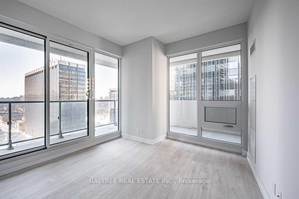 2221 Yonge Street 4008, Toronto, ON M4S 0B8 photo 3