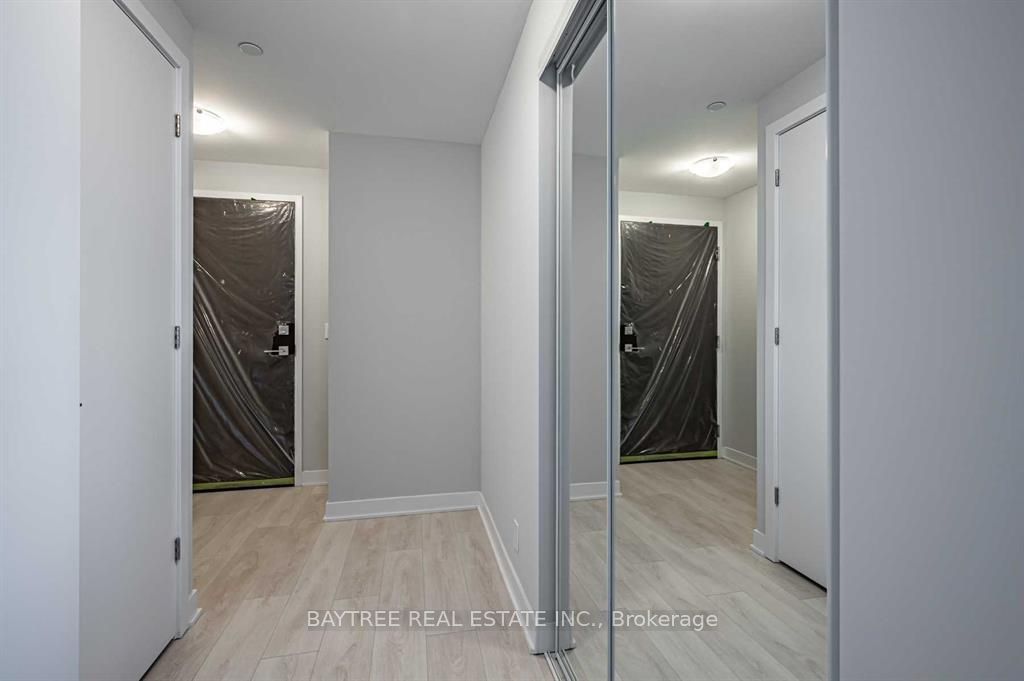 2221 Yonge Street 4008, Toronto, ON M4S 0B8 photo 5