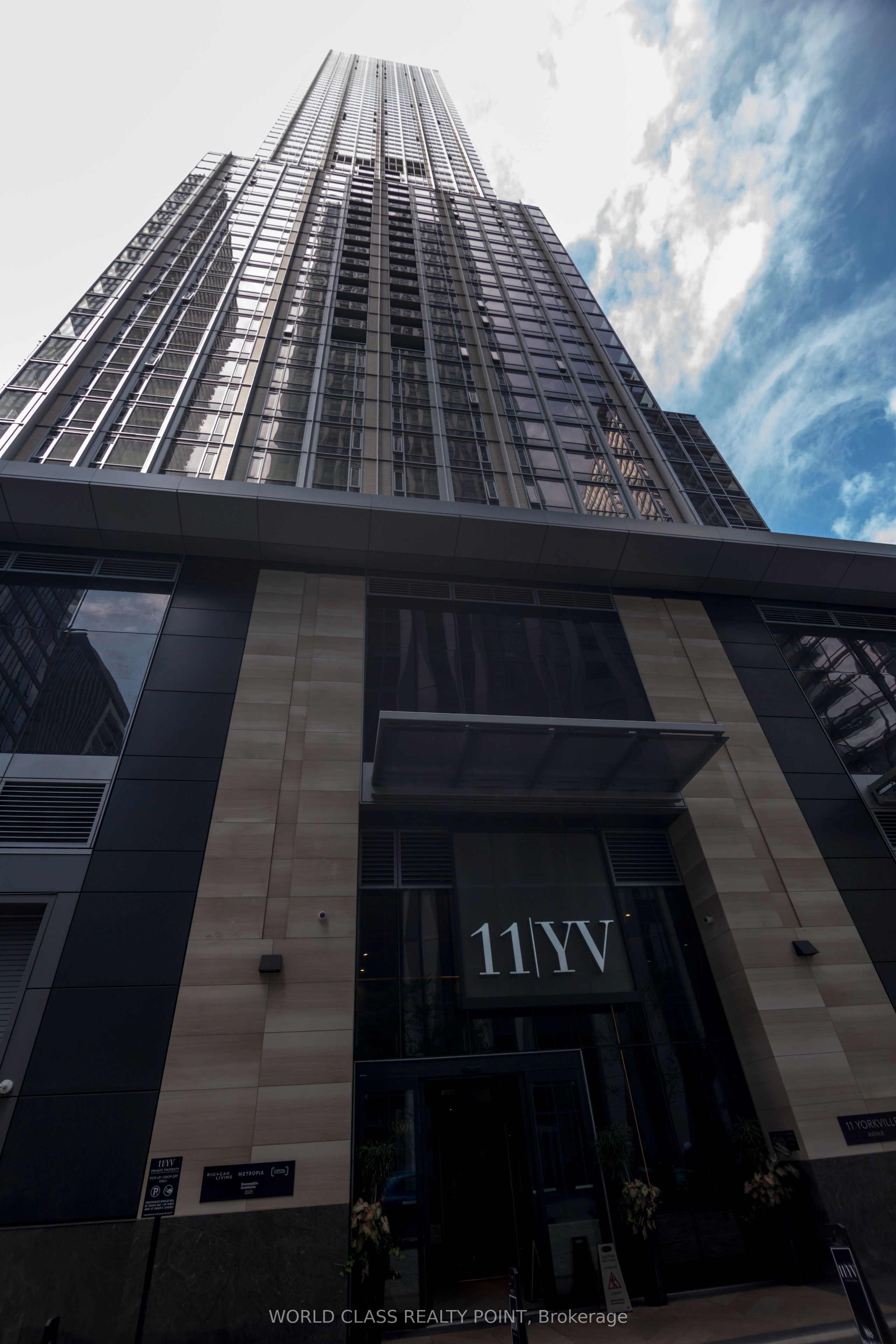 11 Yorkville Avenue 1807, Toronto, ON M4W 1L2