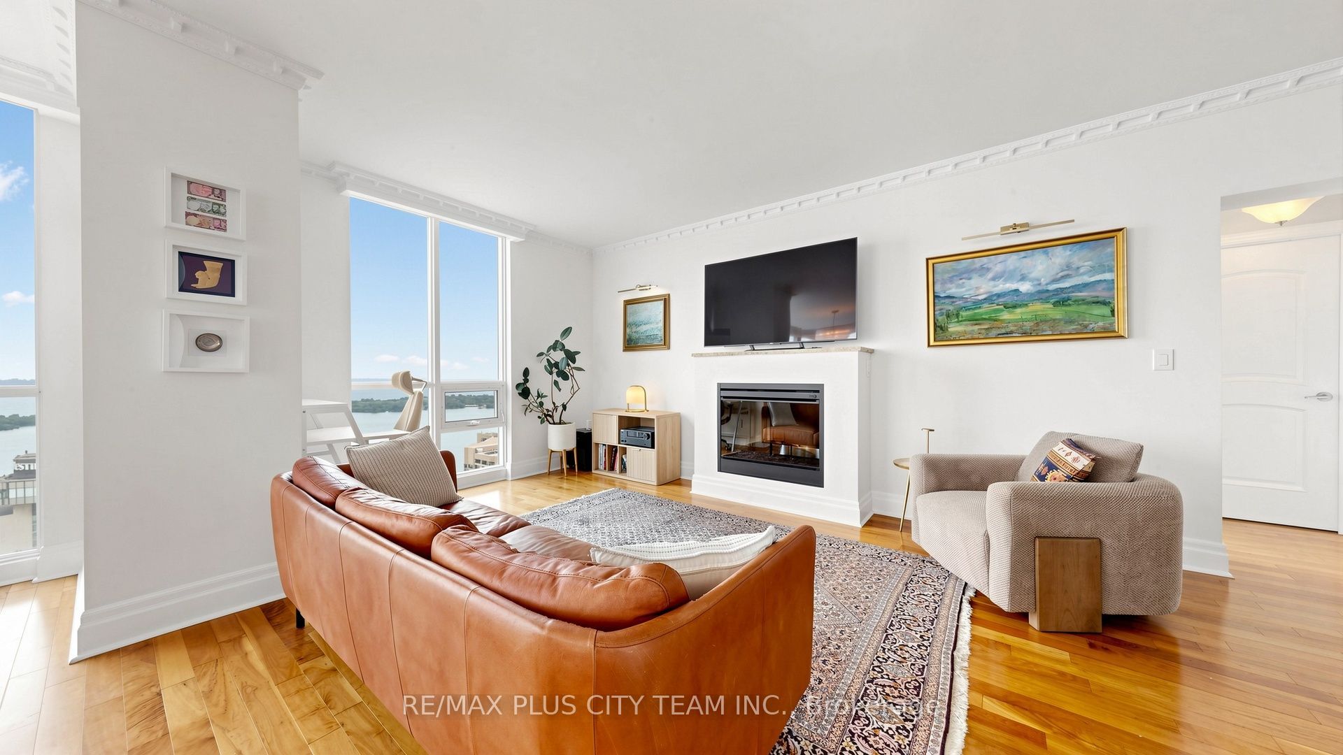 16 Harbour Street 5005, Toronto, ON M5J 2Z7 photo 2