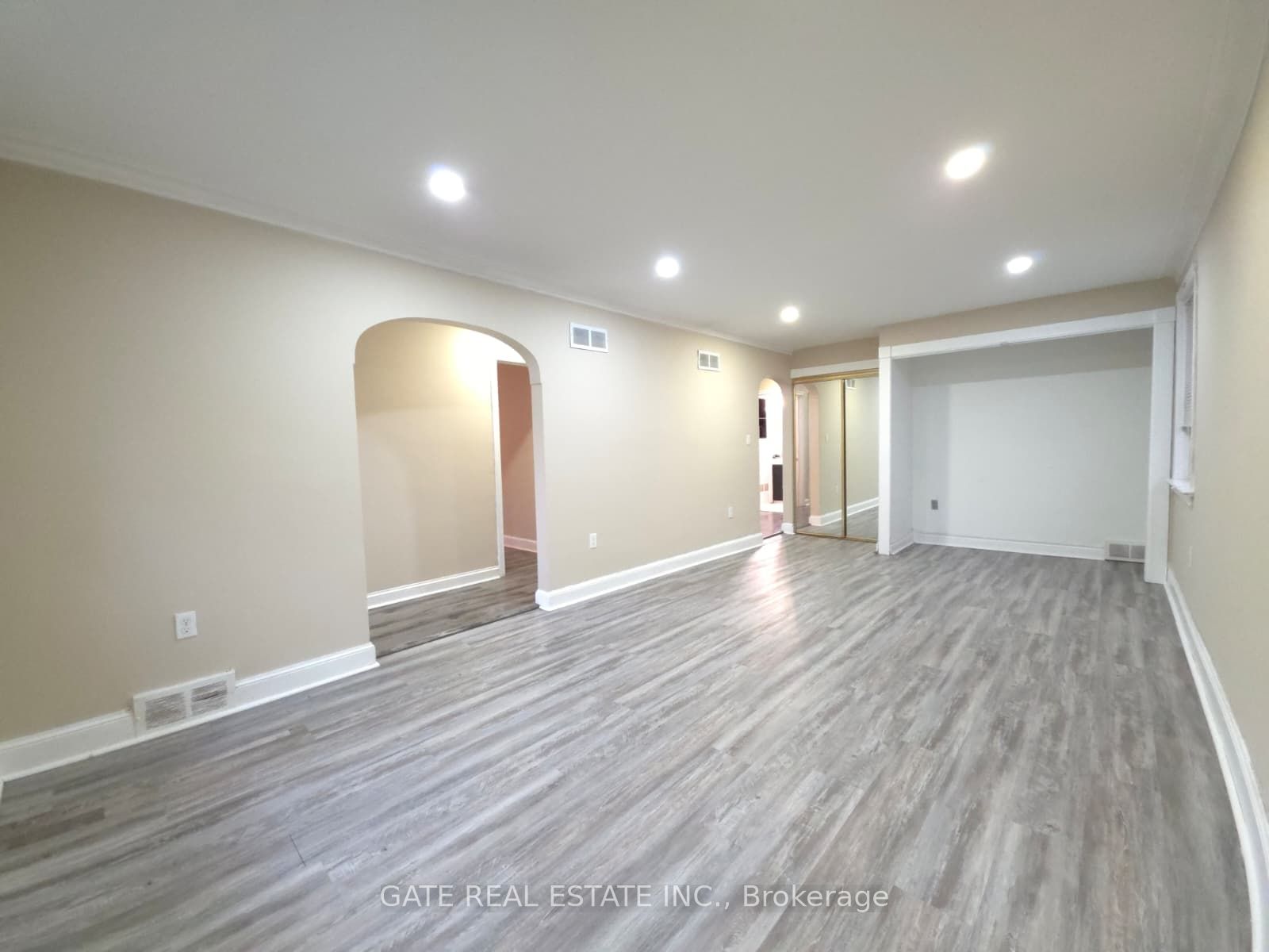 377 Ellerslie Avenue, Toronto, ON M2R 1B8 photo 2