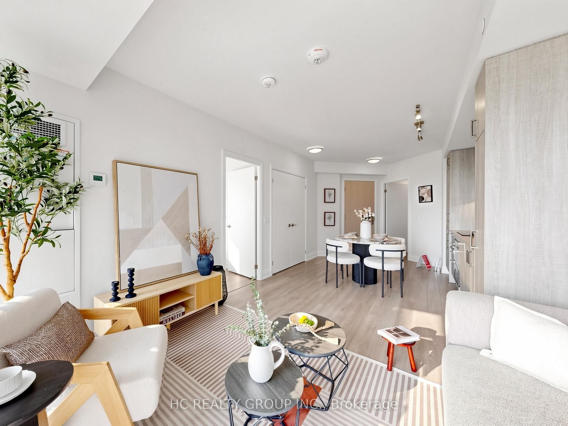 77 Mutual Street 2703, Toronto, ON M5B 0B9 photo 5