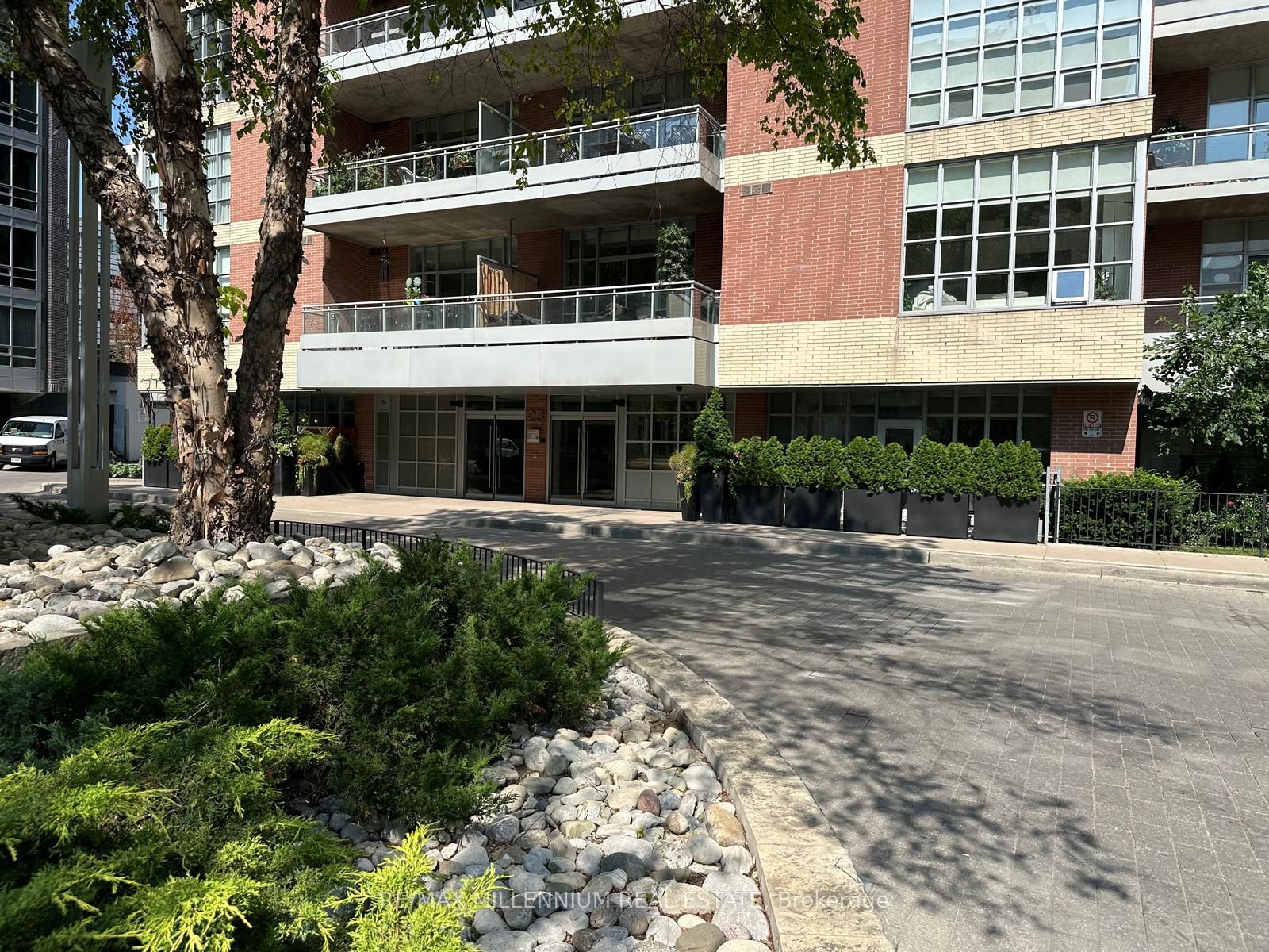 23 Brant Street 1001, Toronto, ON M5V 2L9 photo 2
