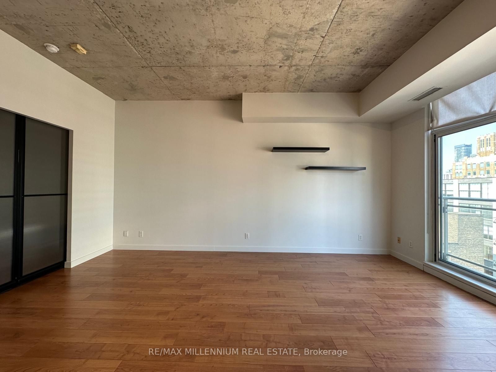 23 Brant Street 1001, Toronto, ON M5V 2L9 photo 4