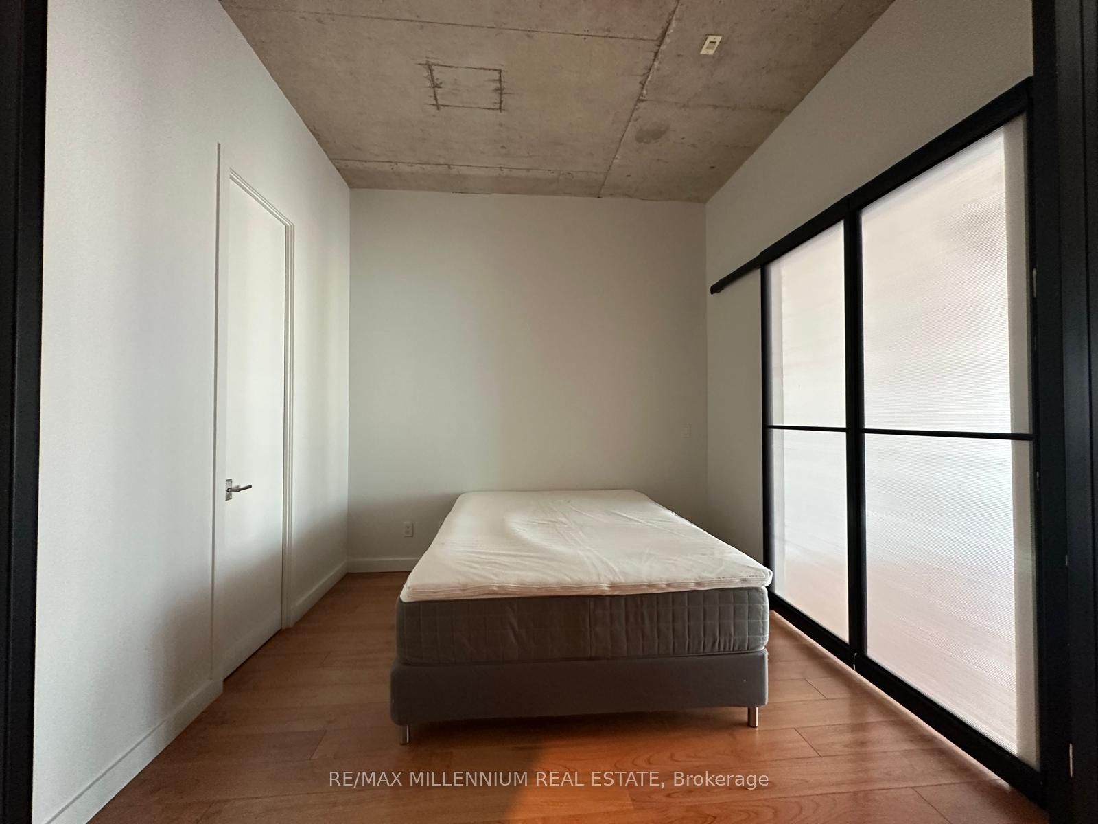23 Brant Street 1001, Toronto, ON M5V 2L9 photo 5