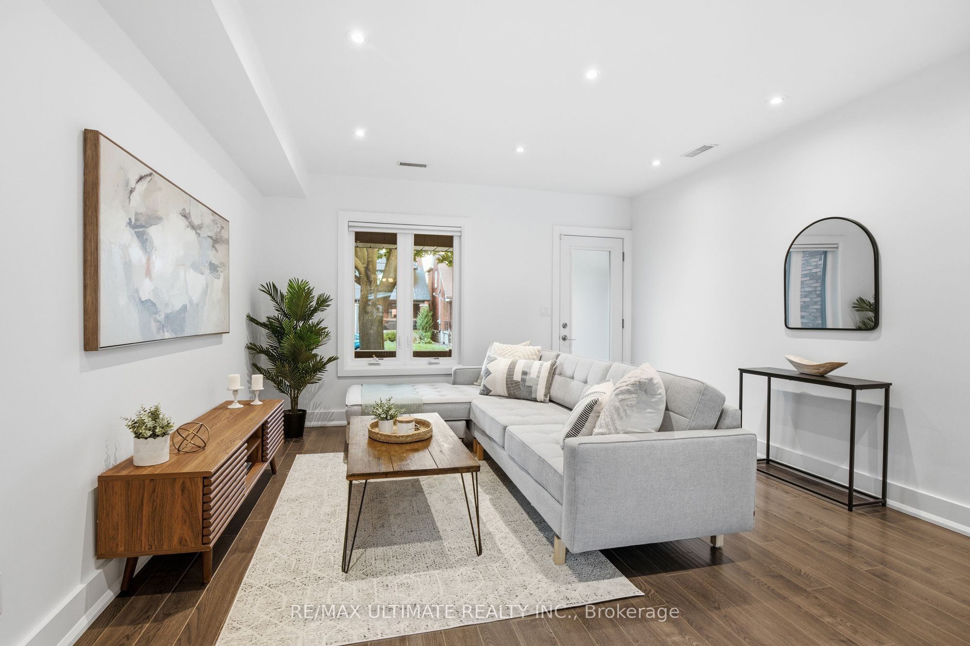 305 Winona Drive, Toronto, ON M6C 3S8 photo 4