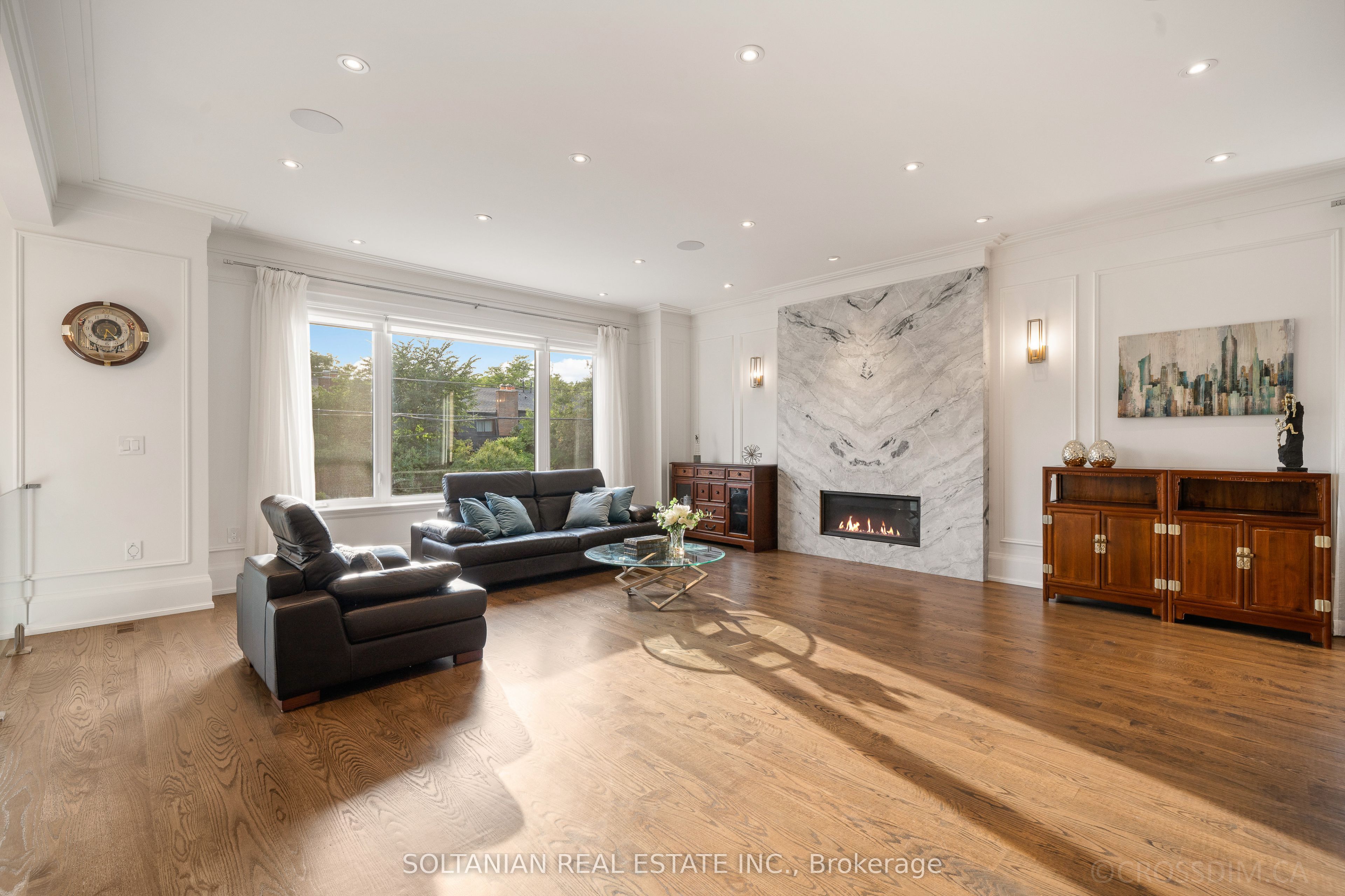 15 Calvin Avenue, Toronto, ON M2N 5E4 photo 2