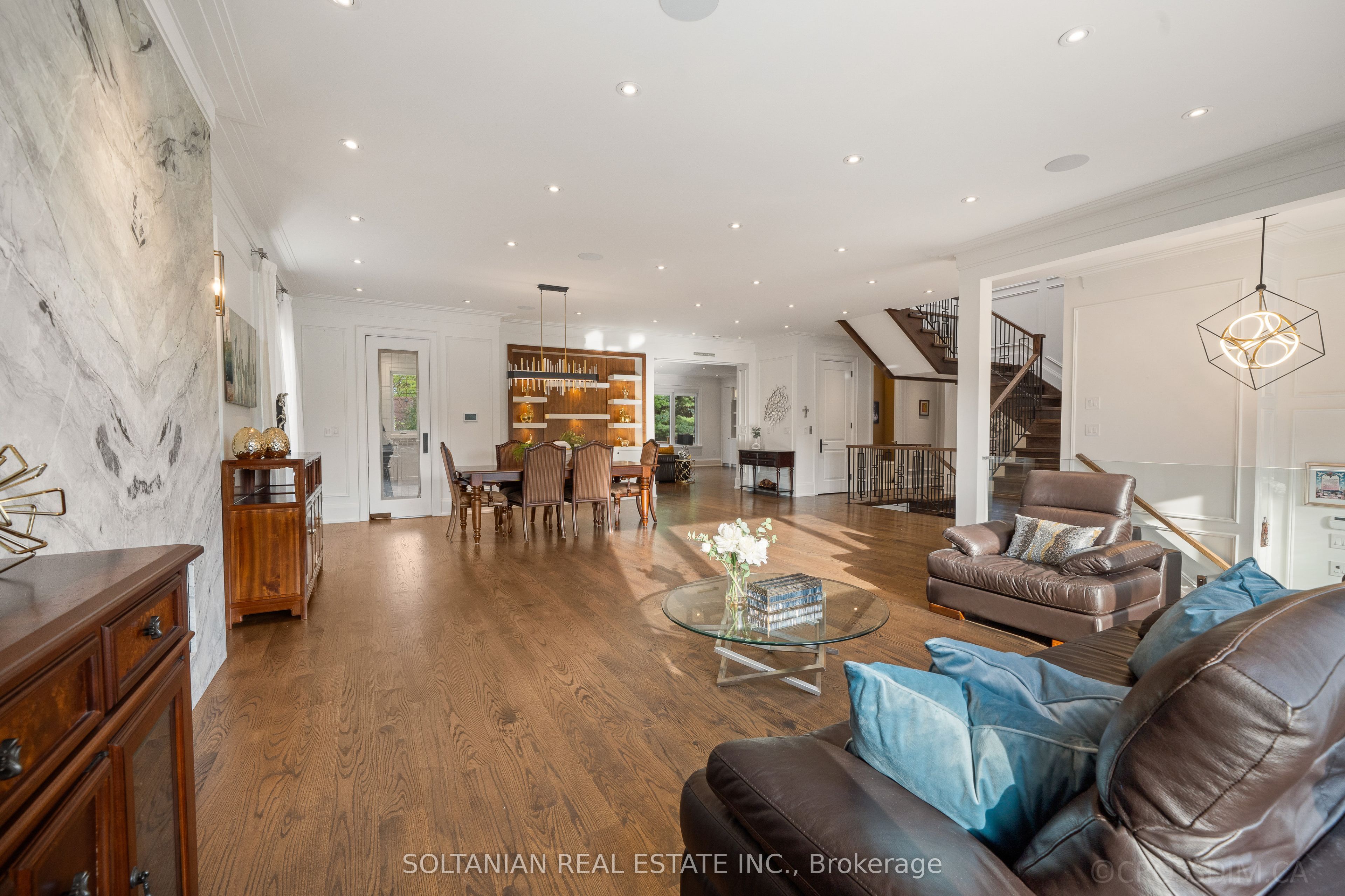 15 Calvin Avenue, Toronto, ON M2N 5E4 photo 3