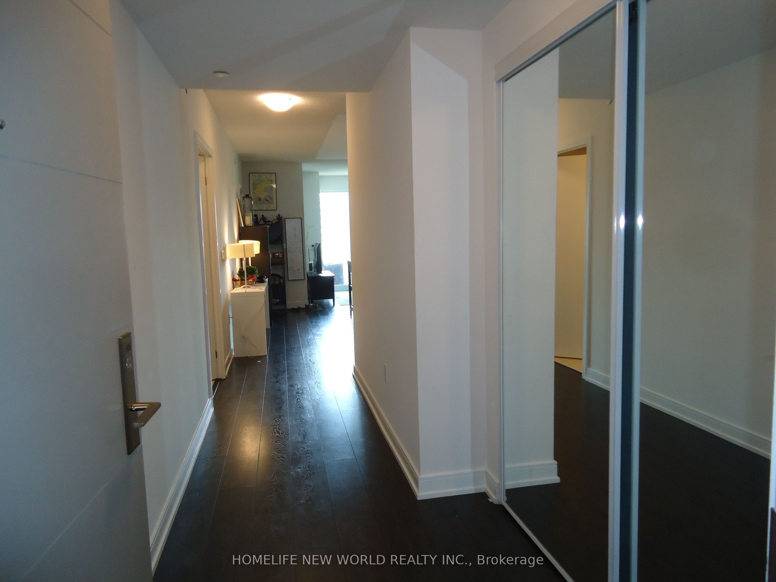 50 Wellesley Street E 906, Toronto, ON M4Y 1G2 photo 4