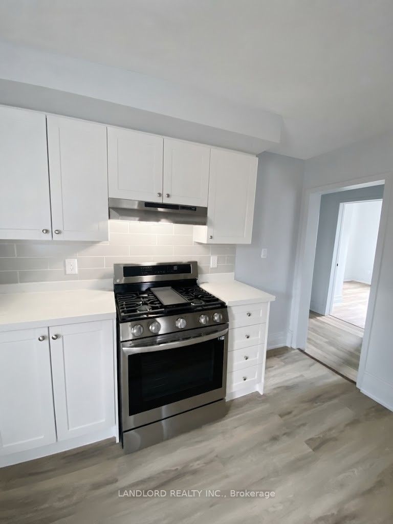 45 Clinton Street 2, Toronto, ON M6J 2N9
