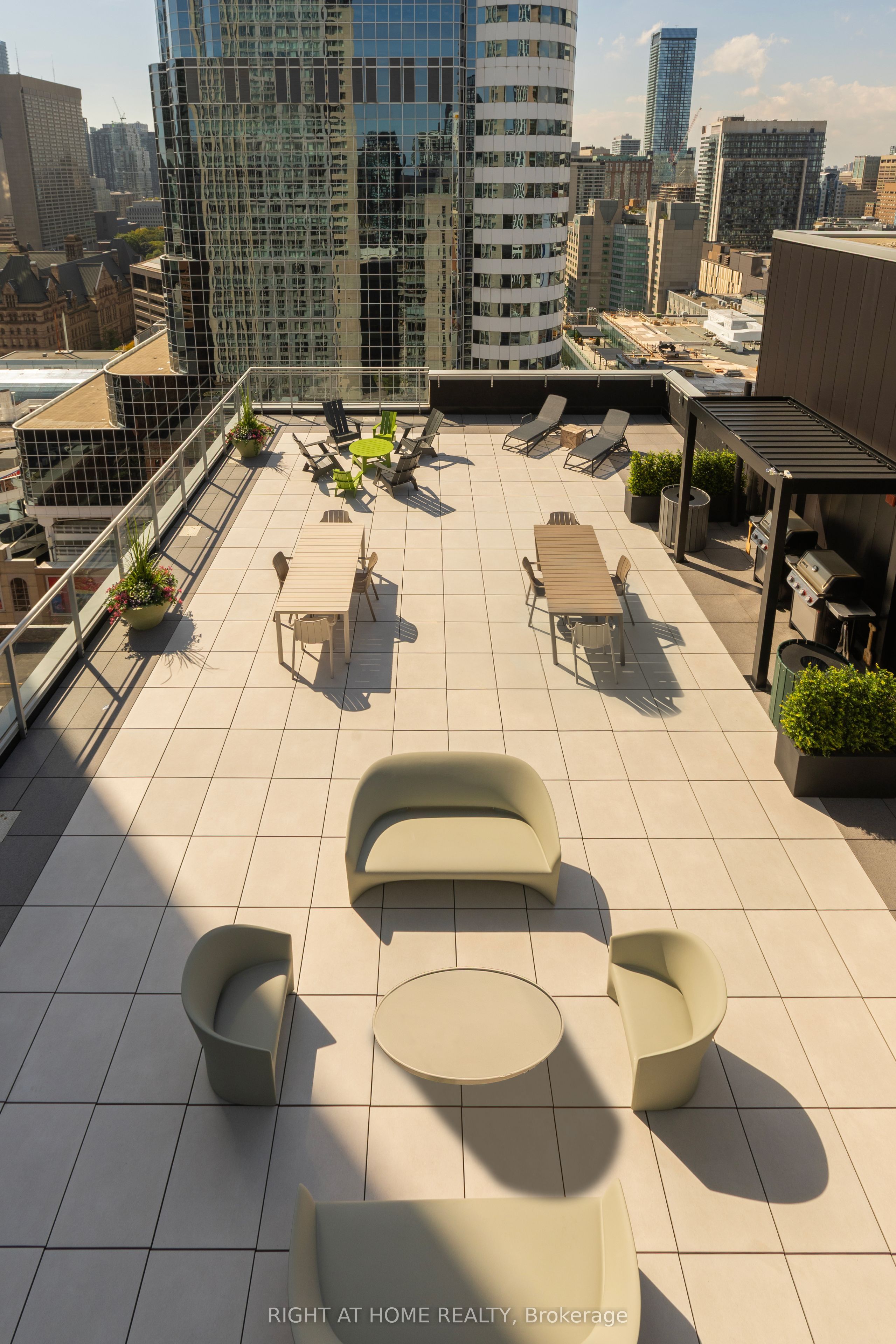 220 Victoria Street 905, Toronto, ON M5B 2R6 photo 4