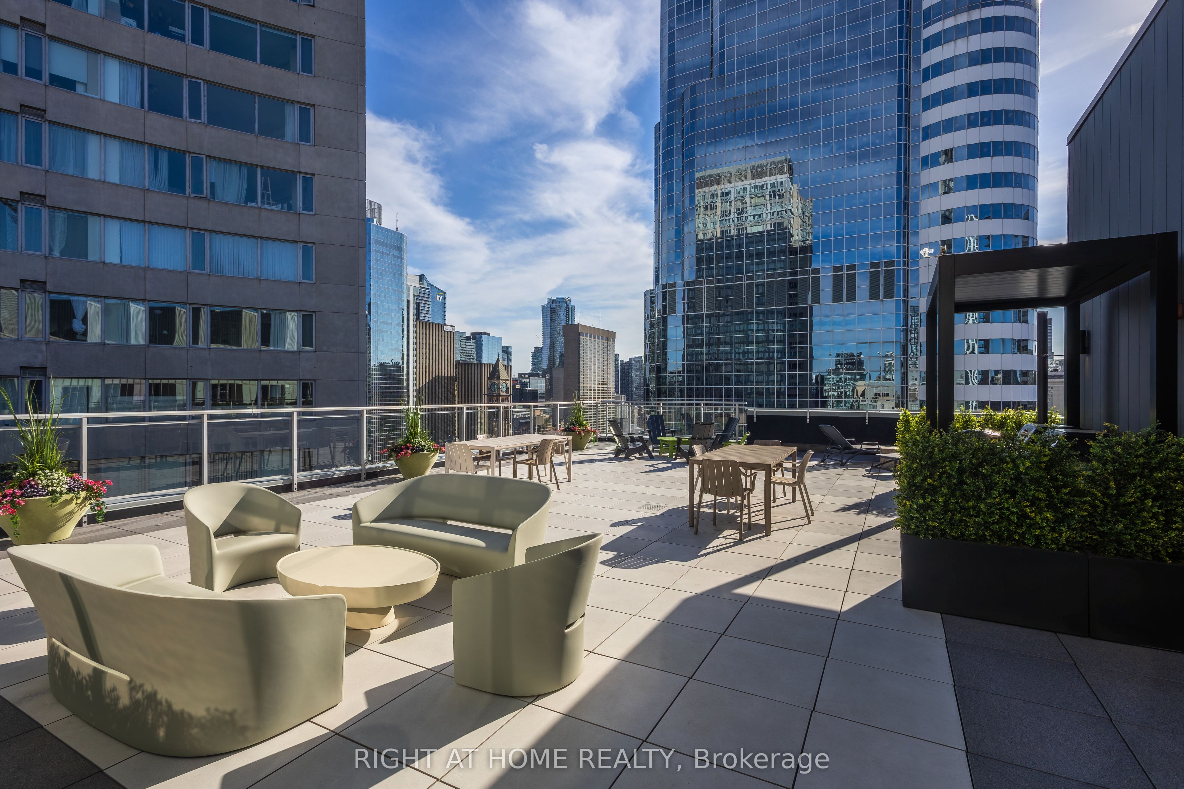 220 Victoria Street 905, Toronto, ON M5B 2R6 photo 5