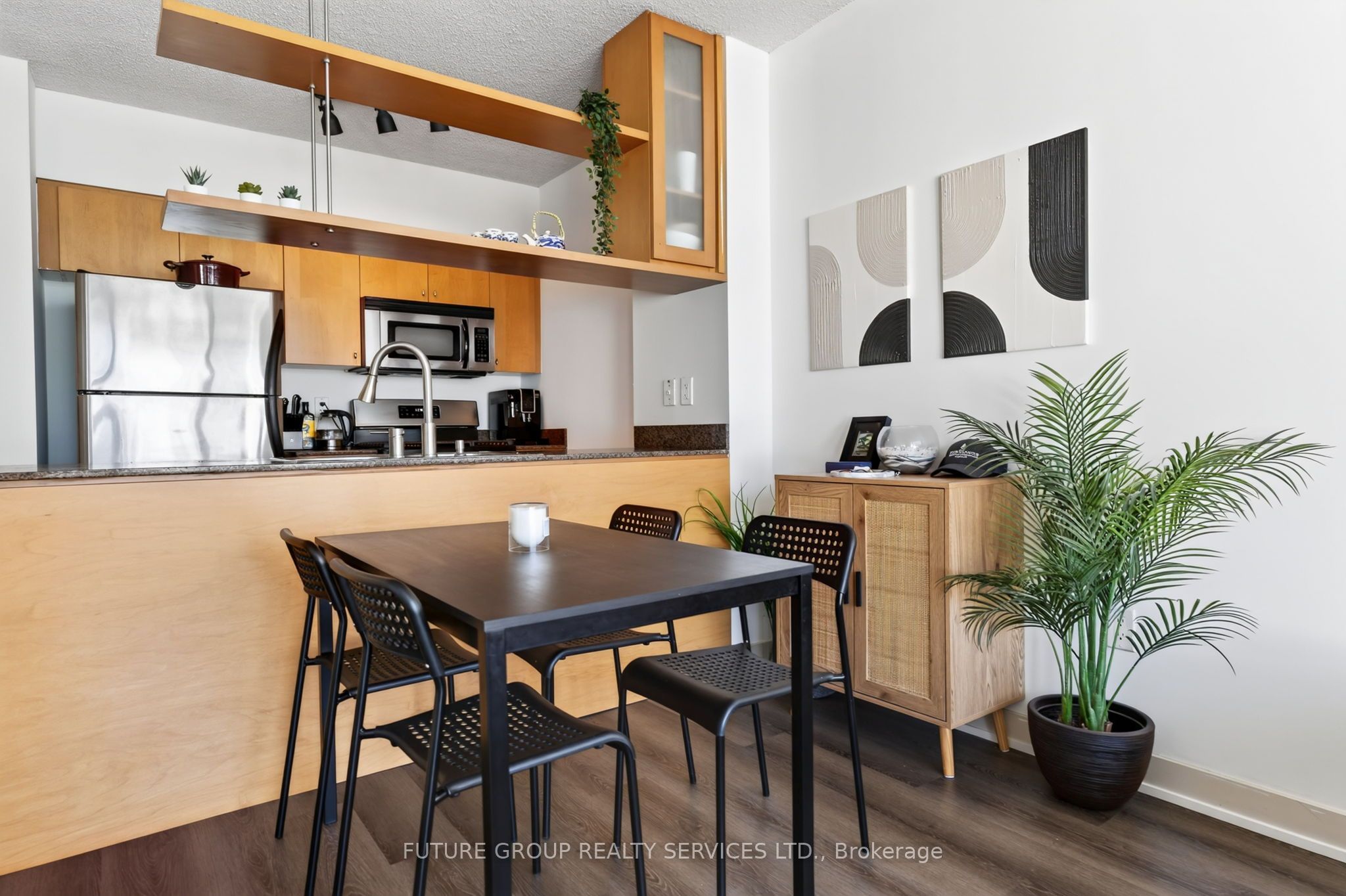 5 Mariner Terrace, Toronto, ON M5V 3V6 photo 2