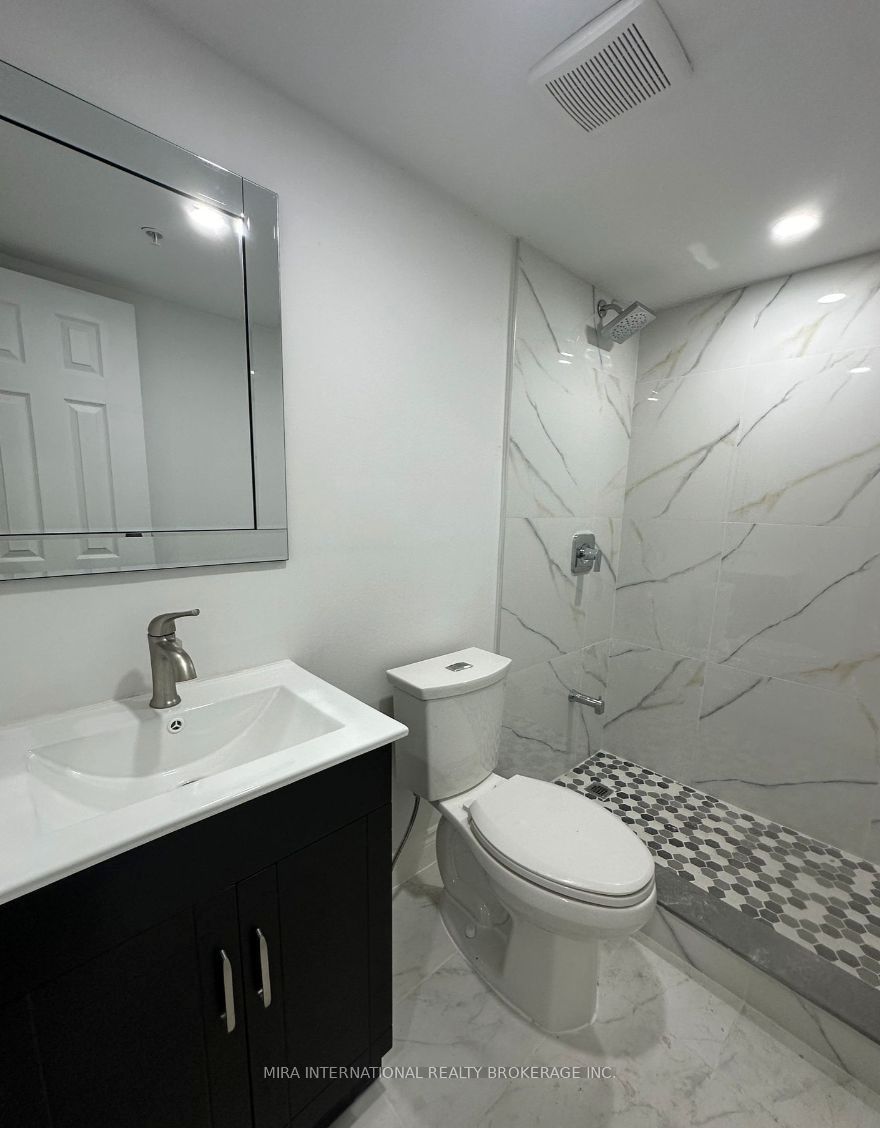 180 Sherbourne Street L4, Toronto, ON M5A 2R7 photo 2