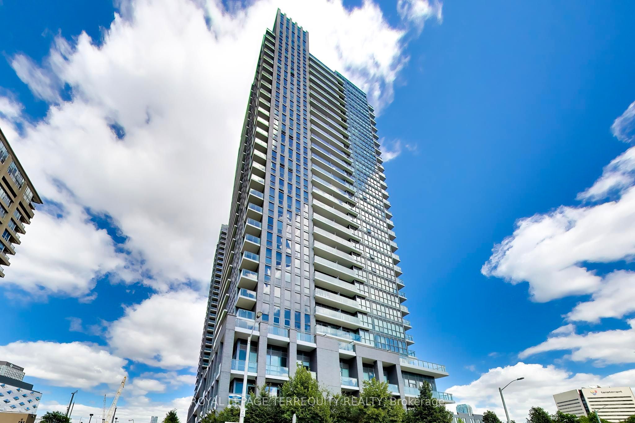 2 Sonic Way 1803, Toronto, ON M3C 0P2 photo 3