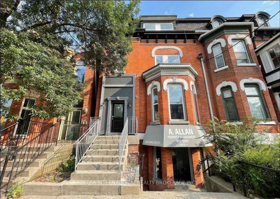 210 Carlton Street 102, Toronto, ON M5A 2L1