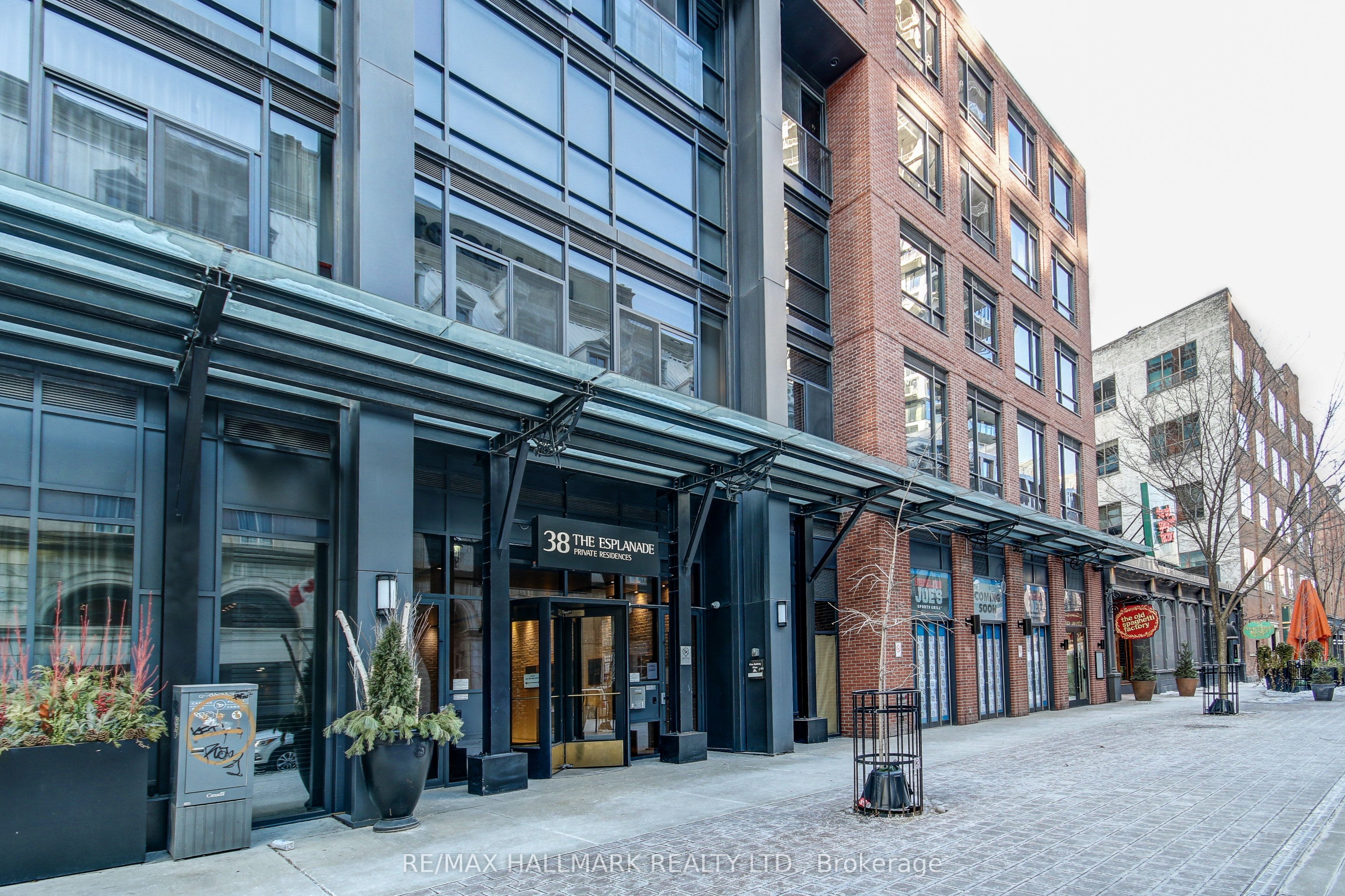38 The Esplanade Street 421, Toronto, ON M5E 1A5