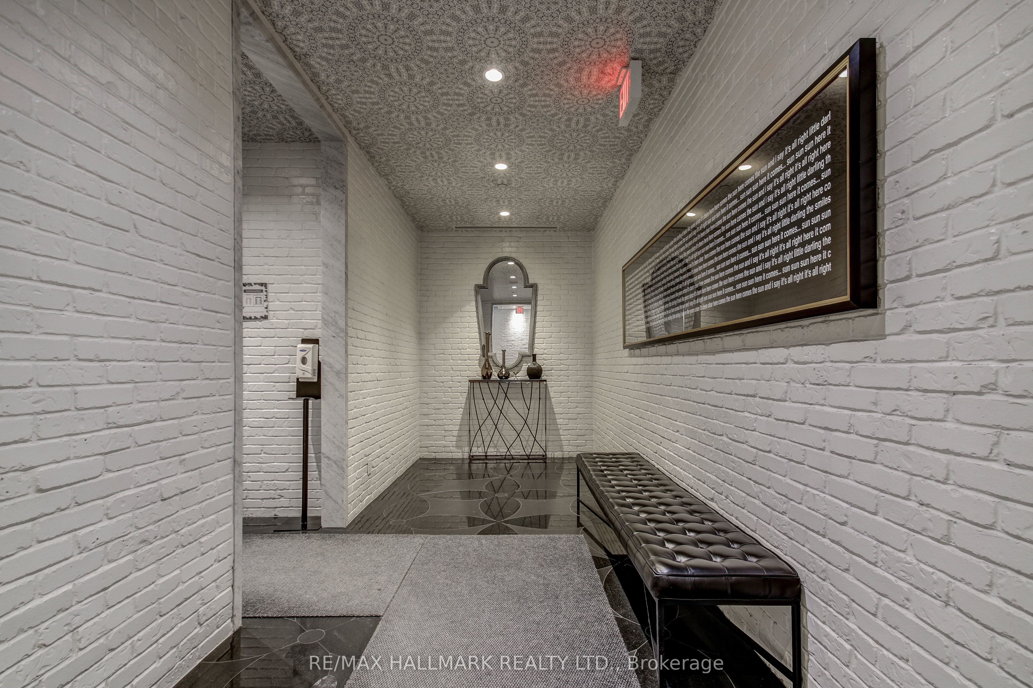 38 The Esplanade Street 421, Toronto, ON M5E 1A5 photo 4