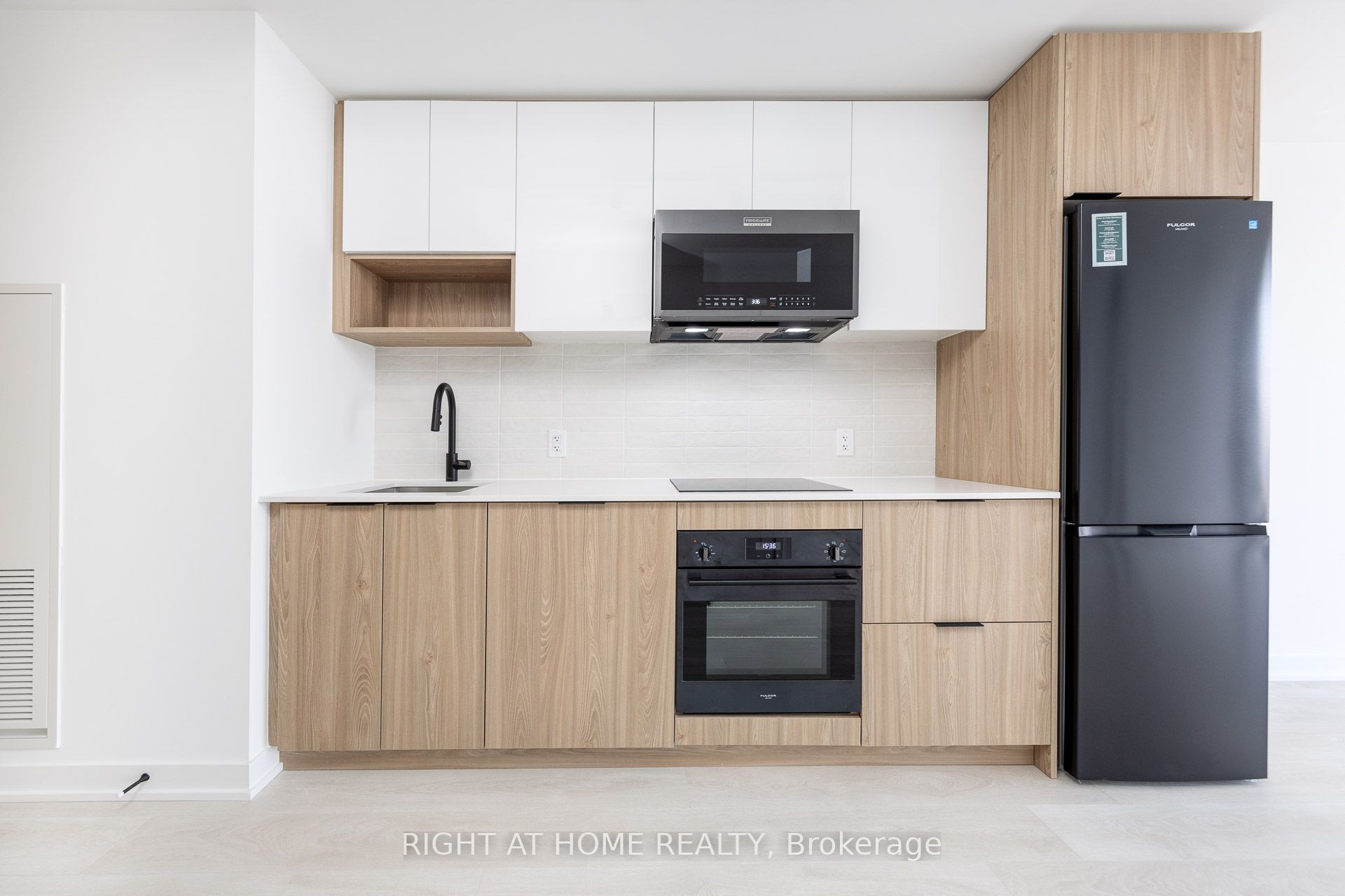 5 DEFRIES Street 2211, Toronto, ON M5A 0W7 photo 4