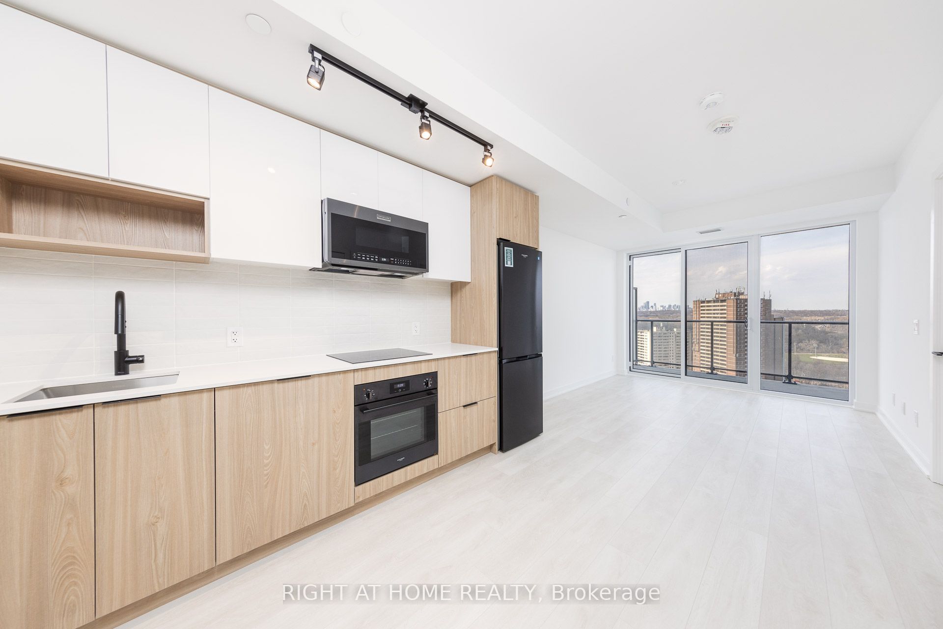 5 DEFRIES Street 2211, Toronto, ON M5A 0W7 photo 5