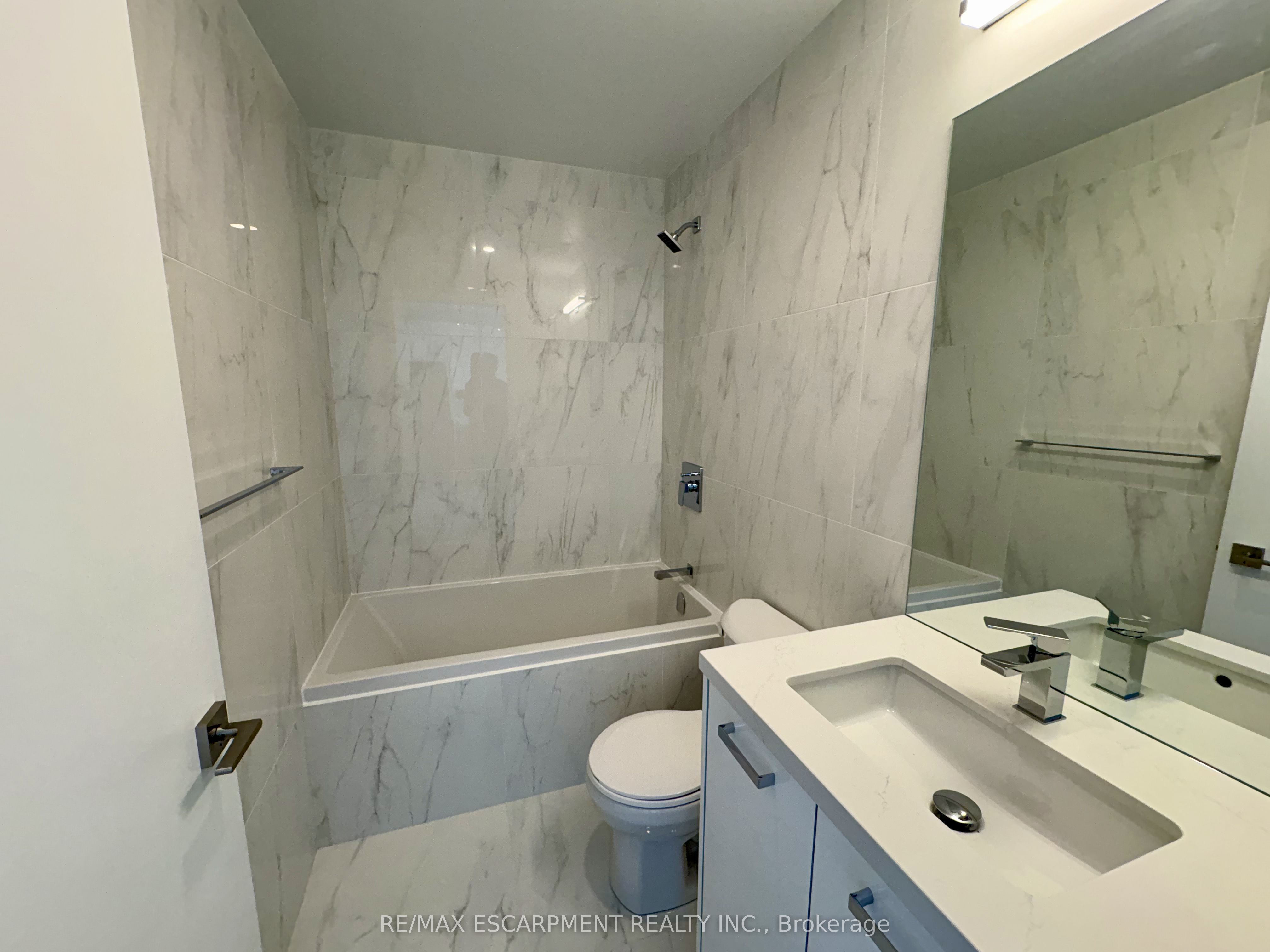 284 King Street E 2703, Toronto, ON M5A 0K3 photo 2