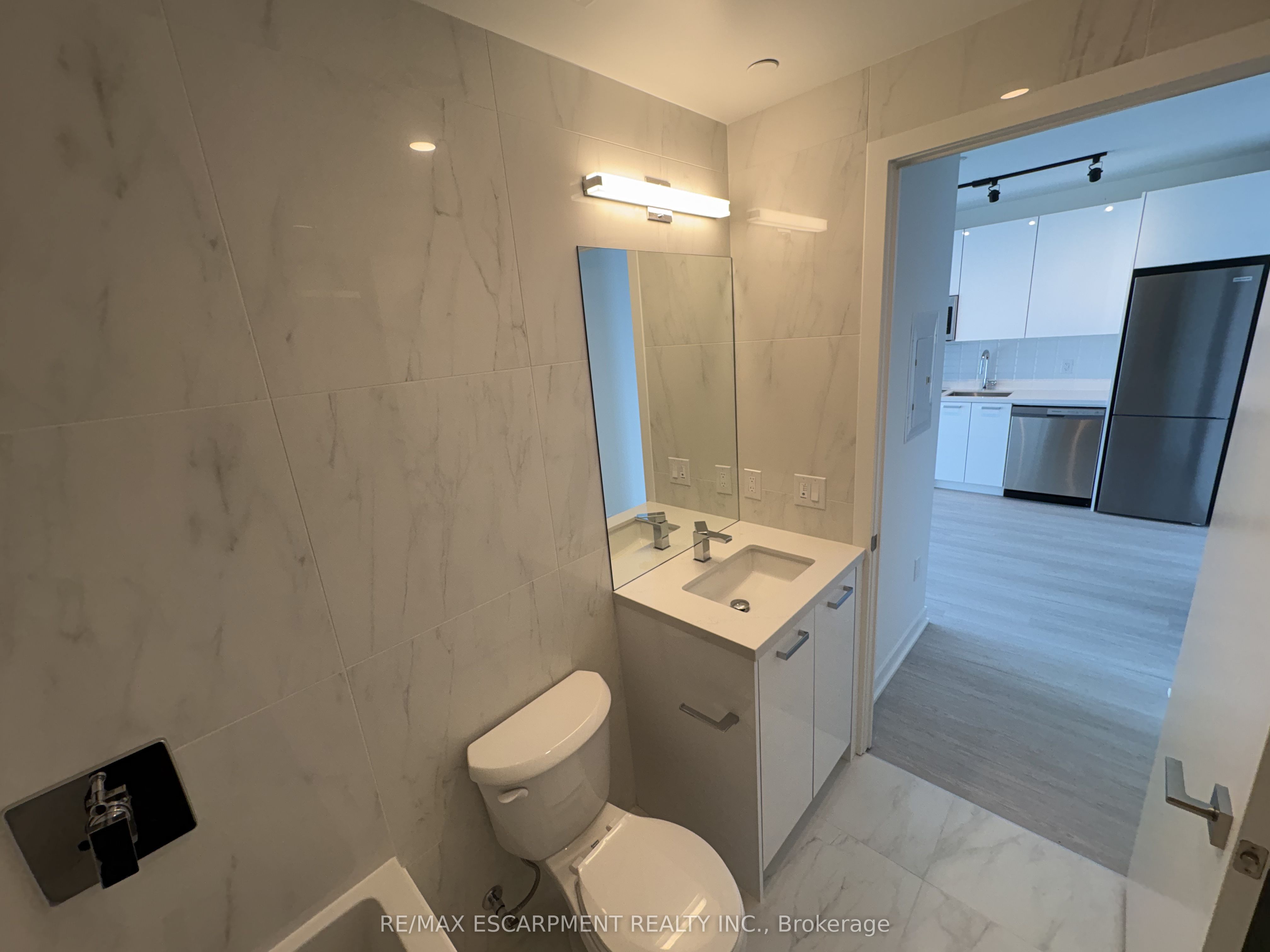 284 King Street E 2703, Toronto, ON M5A 0K3 photo 3