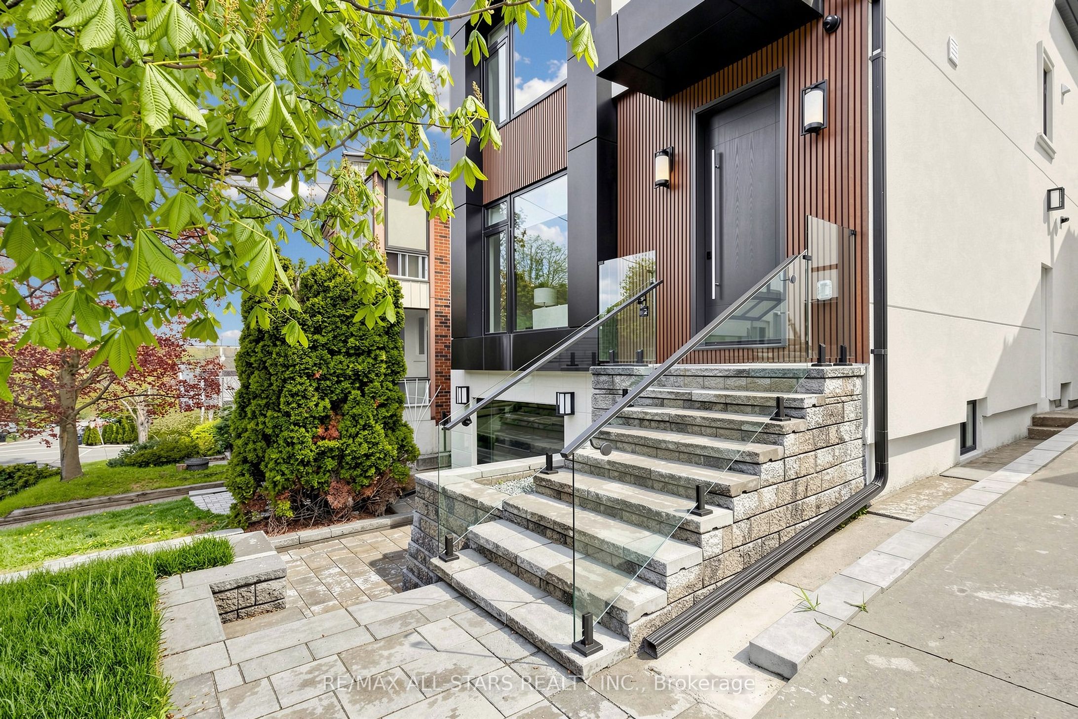127 Banff Road, Toronto, ON M4P 2P6 photo 4