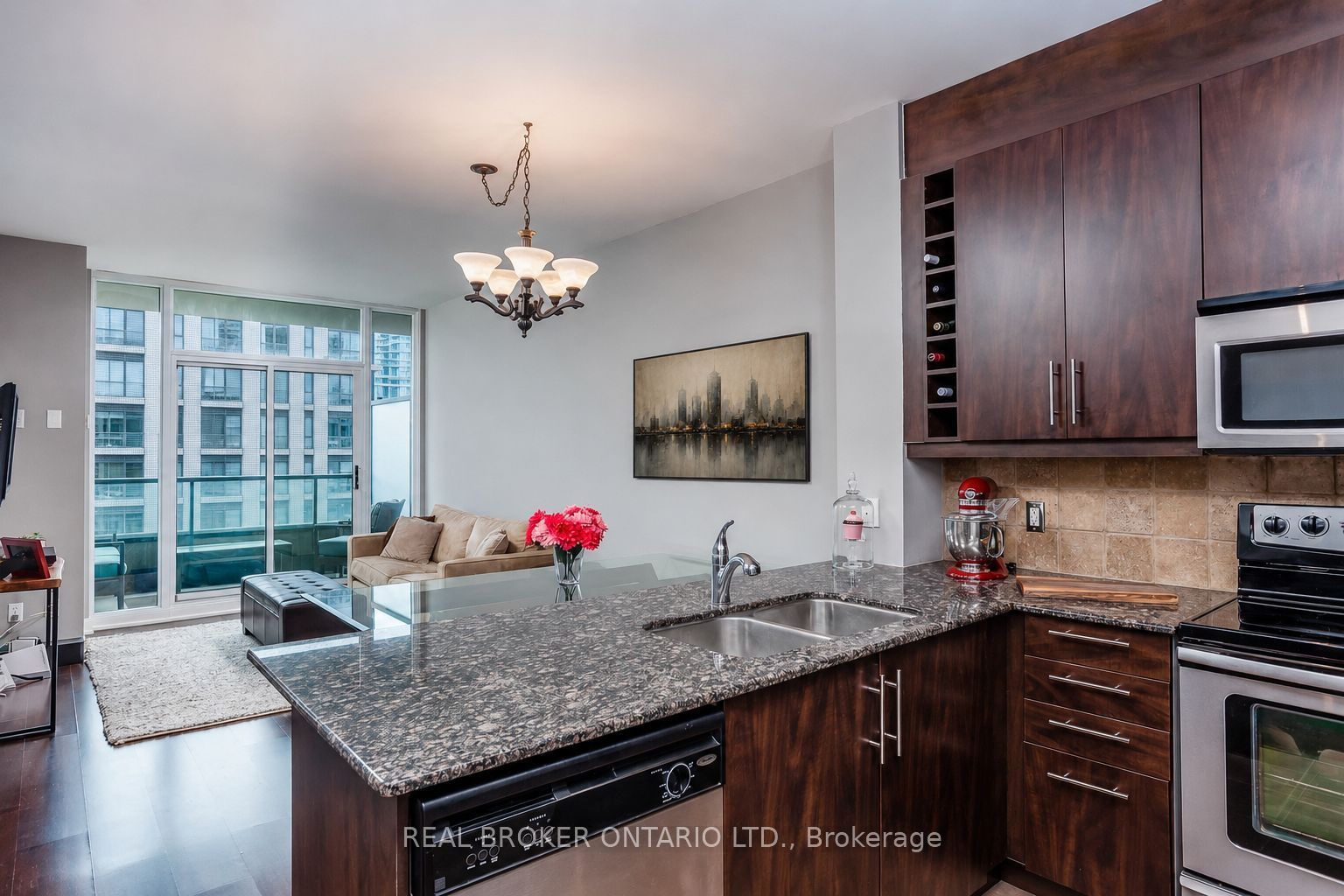88 Broadway Avenue 1304, Toronto, ON M4P 0A5 photo 4
