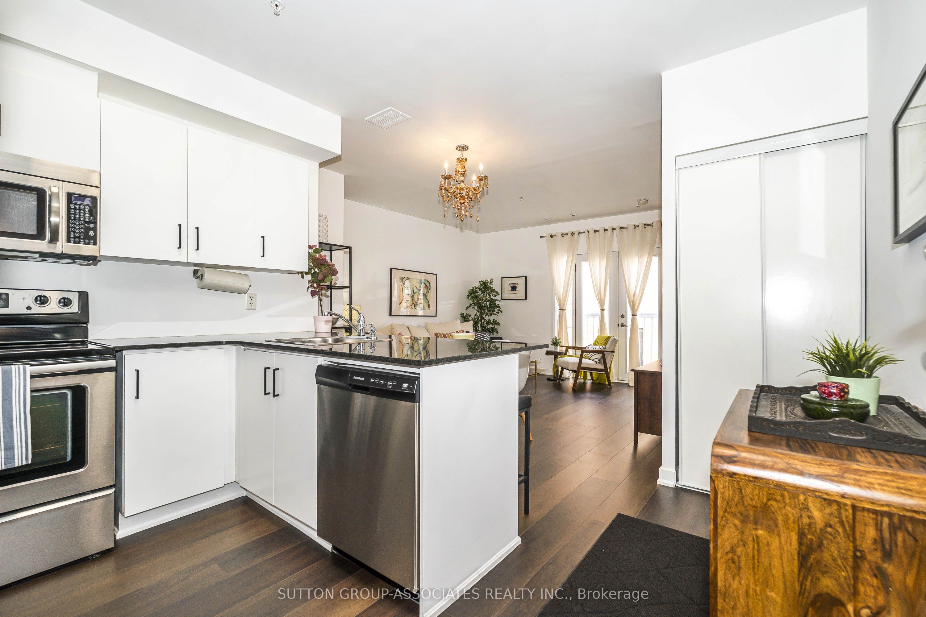 539 Jarvis Street PH7, Toronto, ON M4Y 2H7 photo 2